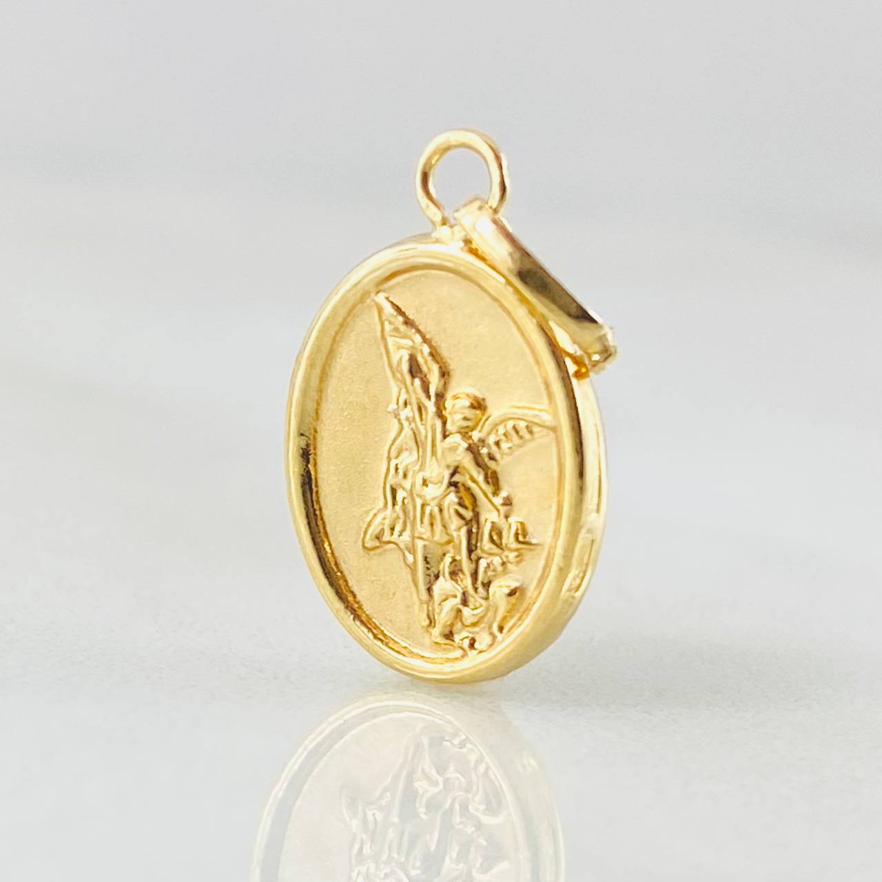 Pendant Saint Michael the Archangel 0.5gr / 3/4 in / 18K Yellow Gold