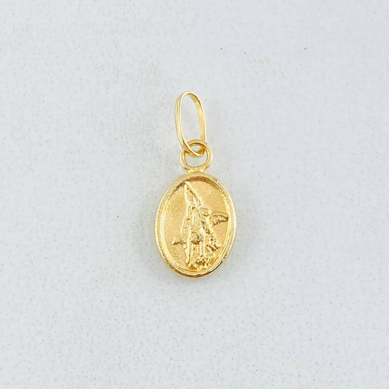 Dije San Miguel De Arcangel 0.25gr / 1/2 in / Oro Amarillo 18K