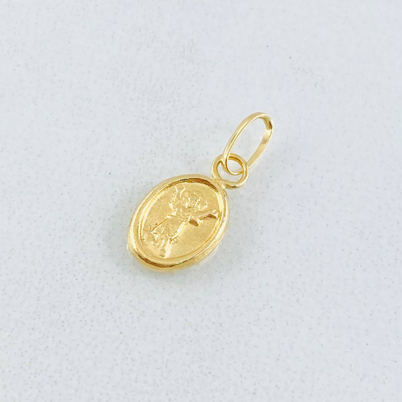 Dije Divino Niño 0.25gr / 1/2 in / Oro Amarillo 18K *