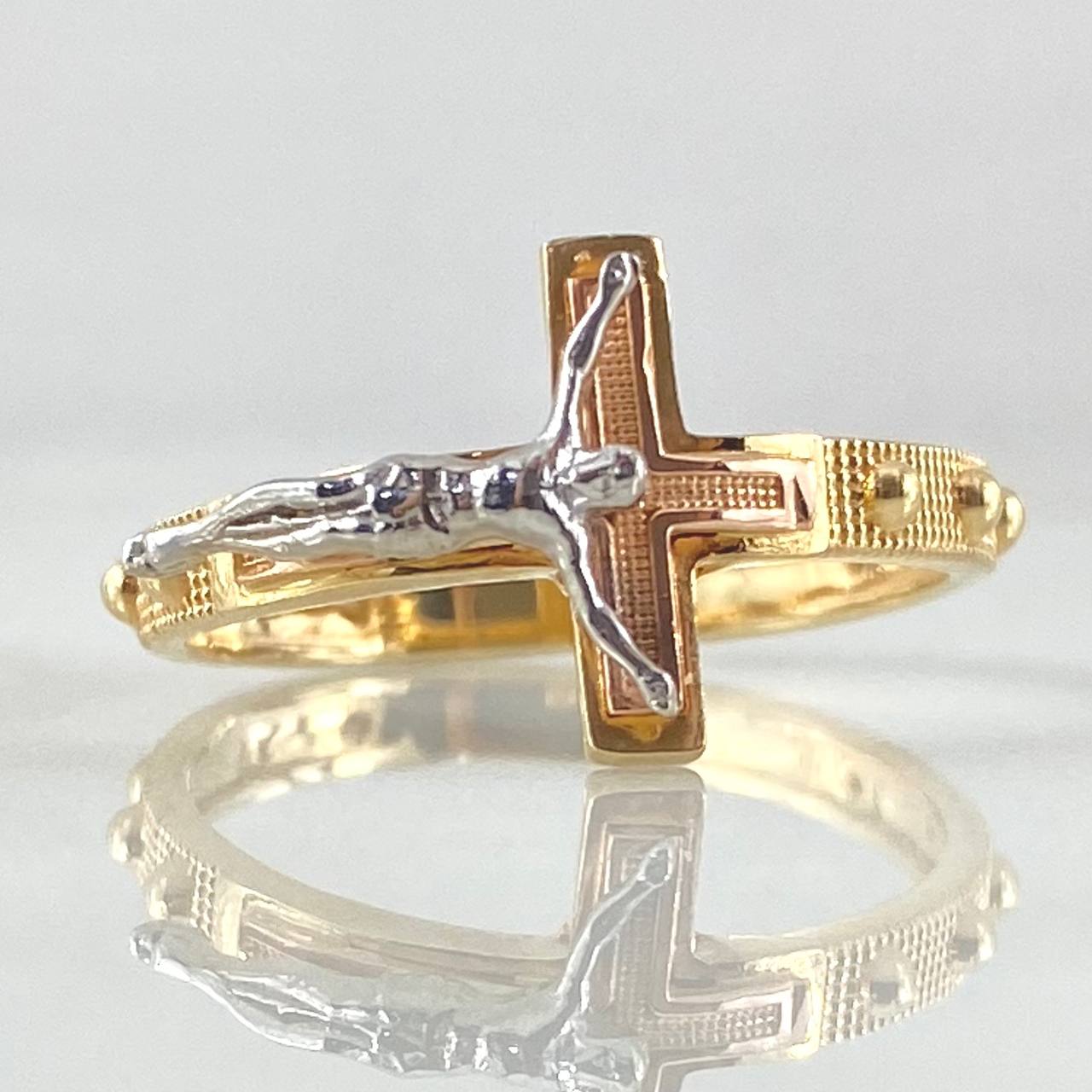 Anillo Crúz Cristo Punteado 3.4gr / T7 1/2 / Oro 18K