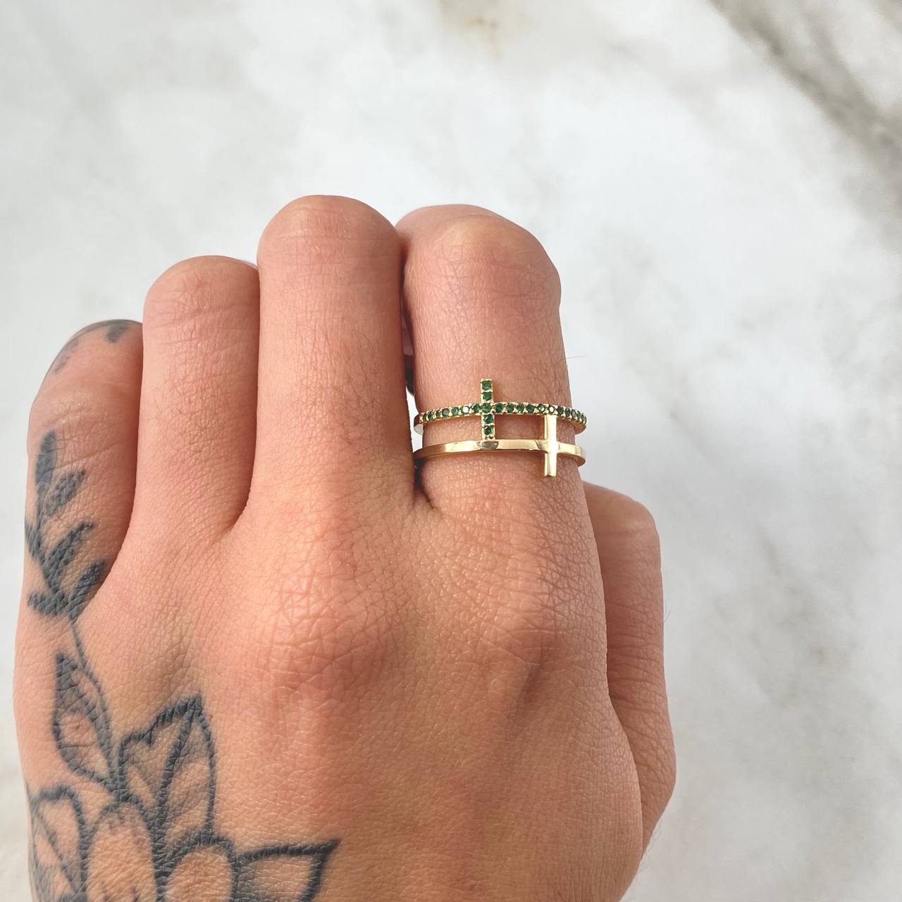 Double Cross Ring 2.75gr / Size 6 1/2 / 18K Gold