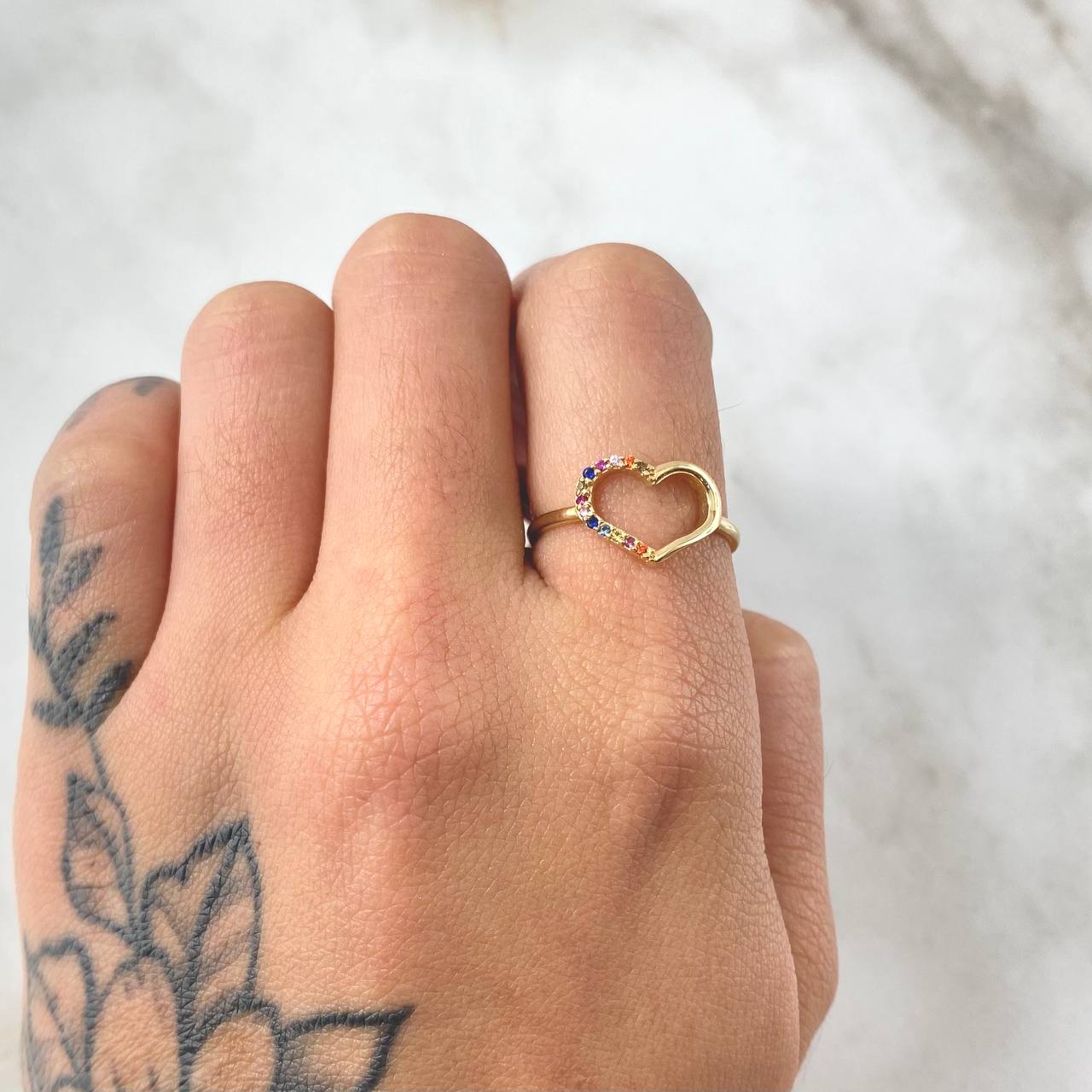 Heart Silhouette Ring 1.4gr / Size 6 1/4 / 18K Gold