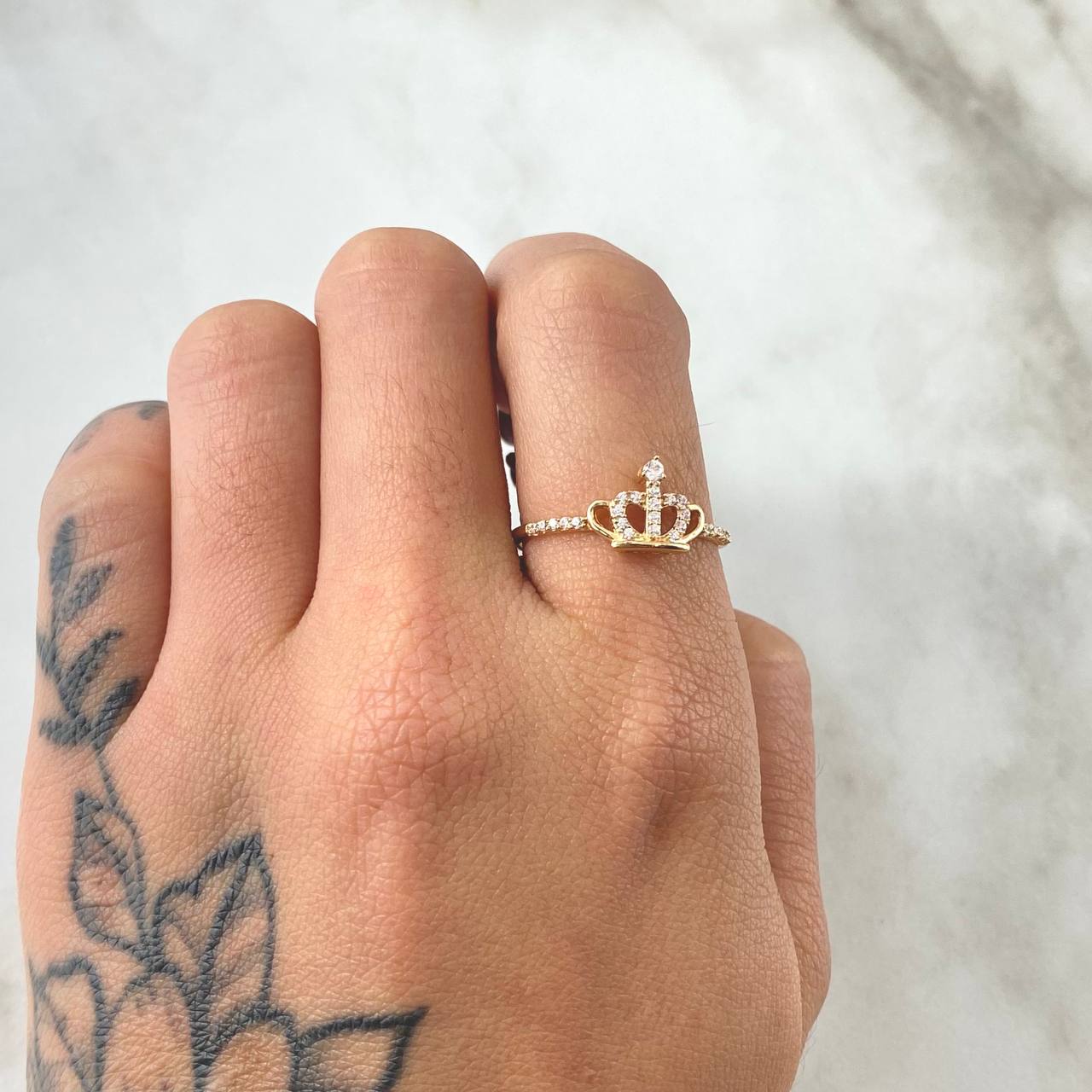 Byzantine Crown Ring 1.5gr / Size 7 1/2 / 18K Gold