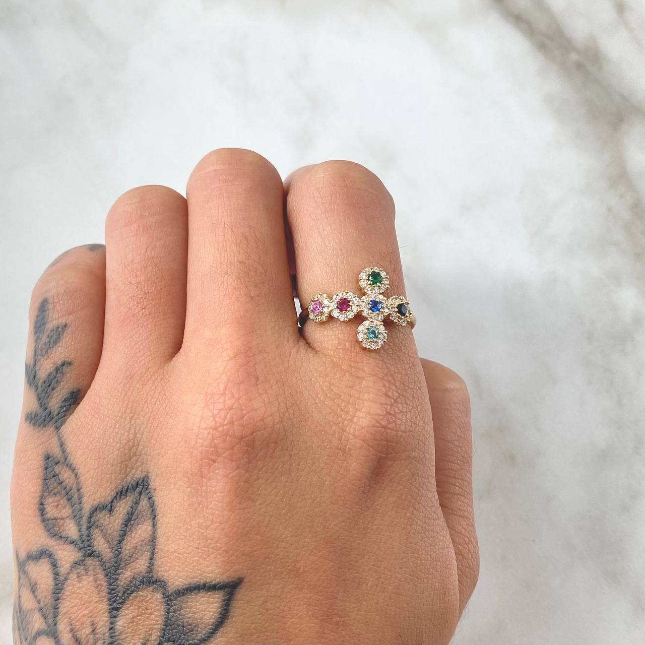 Tupida Cross Ring 2.4gr / Size 6 / 18K Gold