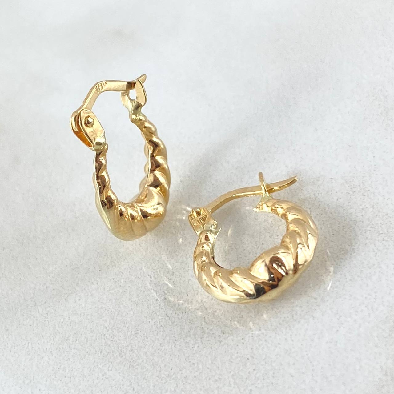Hoop Earrings Peephole 1.15gr / 1.5cm (0.6in) / 18K Gold *