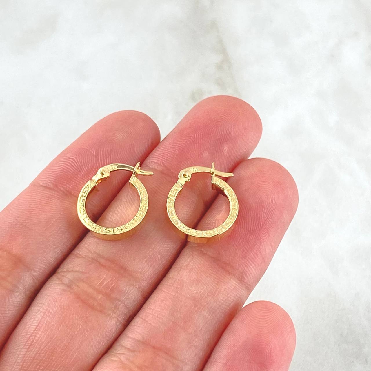 Hoop Earrings 1gr / 0.6in / 18K Gold