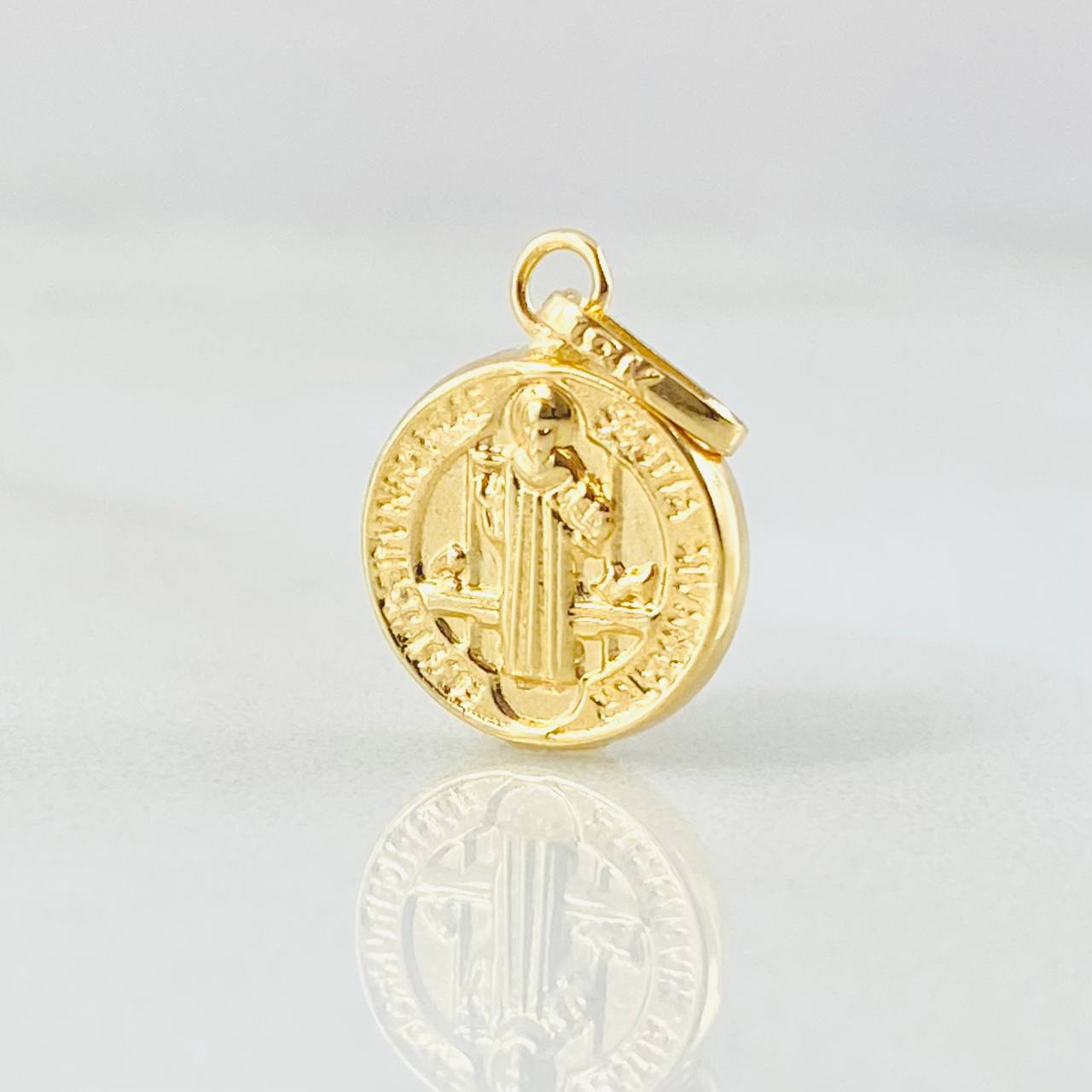 Dije San Benito 0.55gr / 3/4 in / Oro Amarillo 18K ©