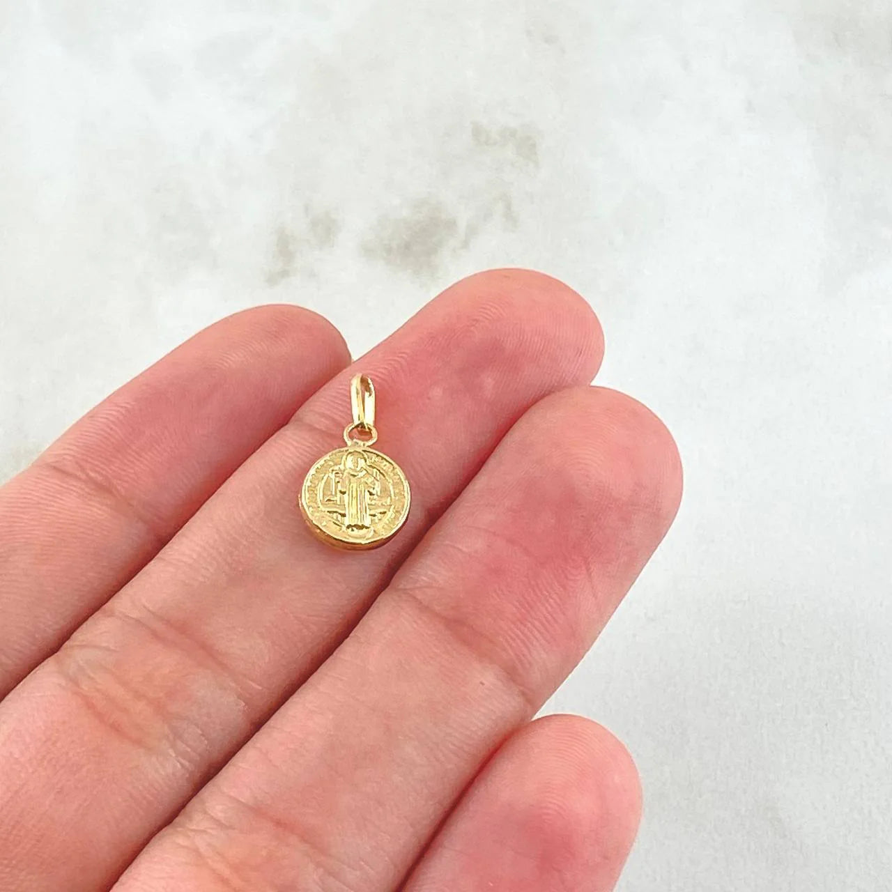 Dije San Benito 0.4 g / 1/2 in Oro Amarillo 18K