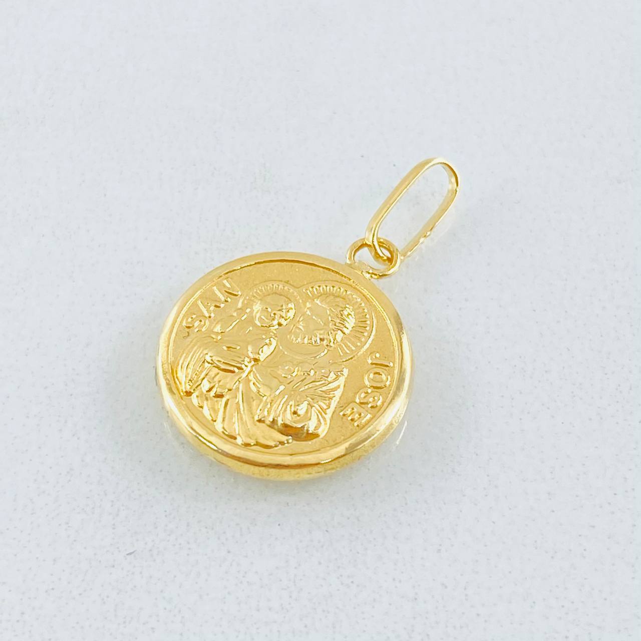 Dije San Jose 0.75gr / 3/4 in / Oro Amarillo 18K