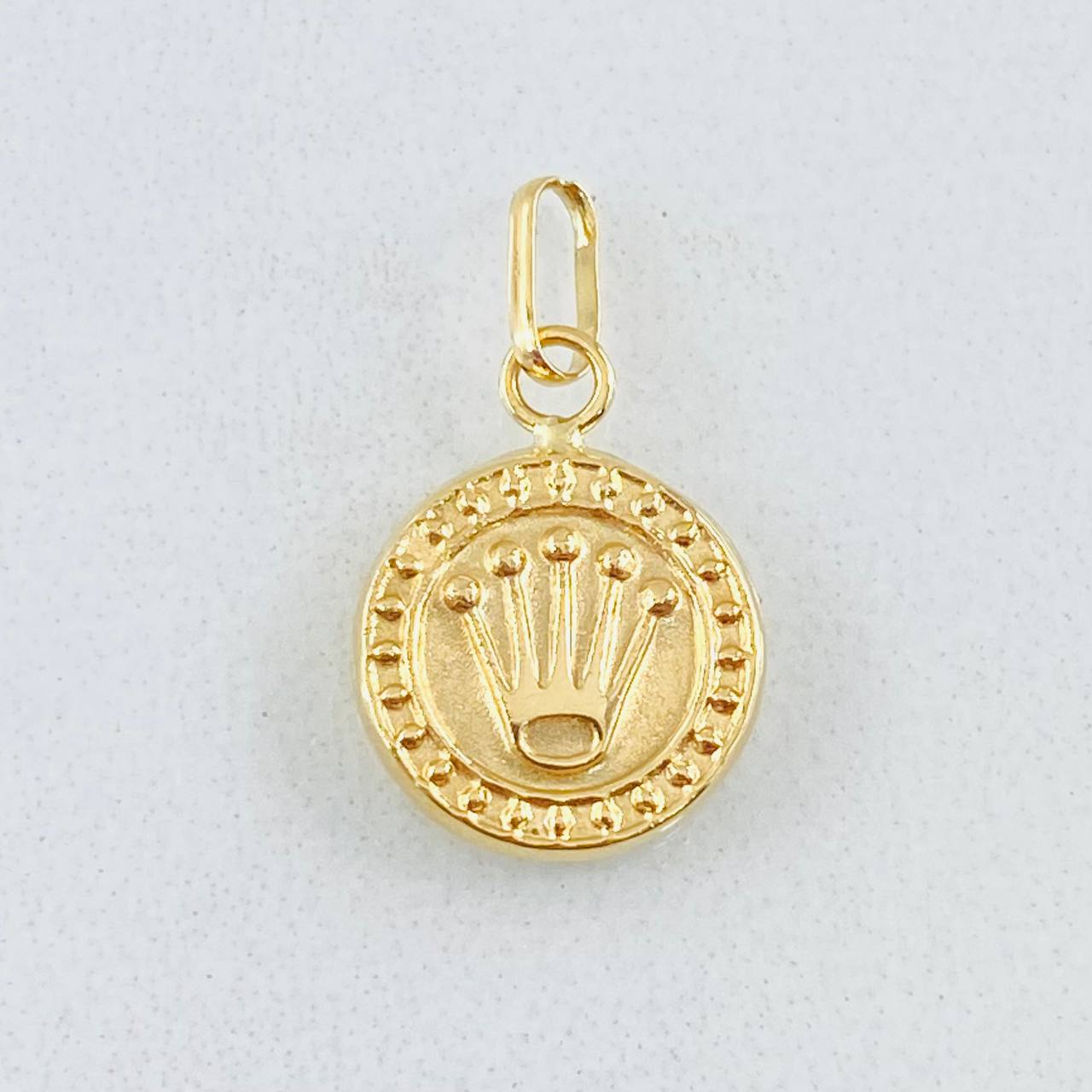 Pendant Crown Circle 0.5gr / 3/4 in / 18K Gold