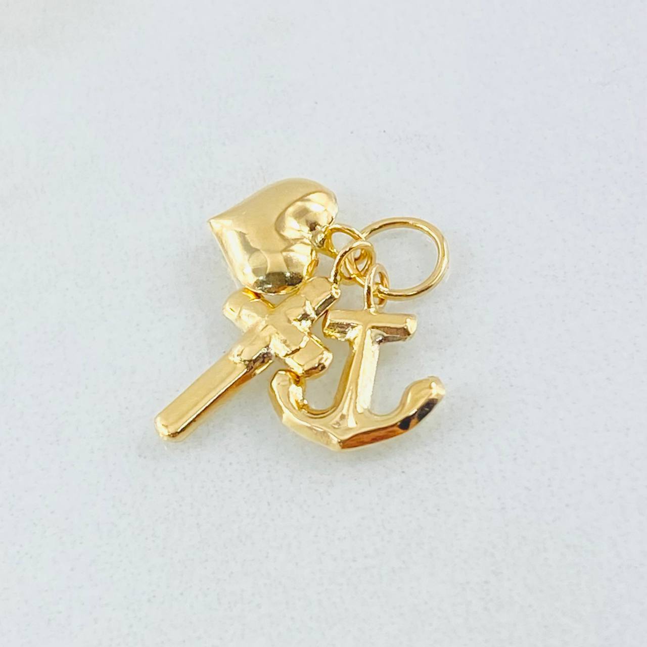 Dije Tres Gracias 0.8gr / 3/4 in / Oro Amarillo 18K