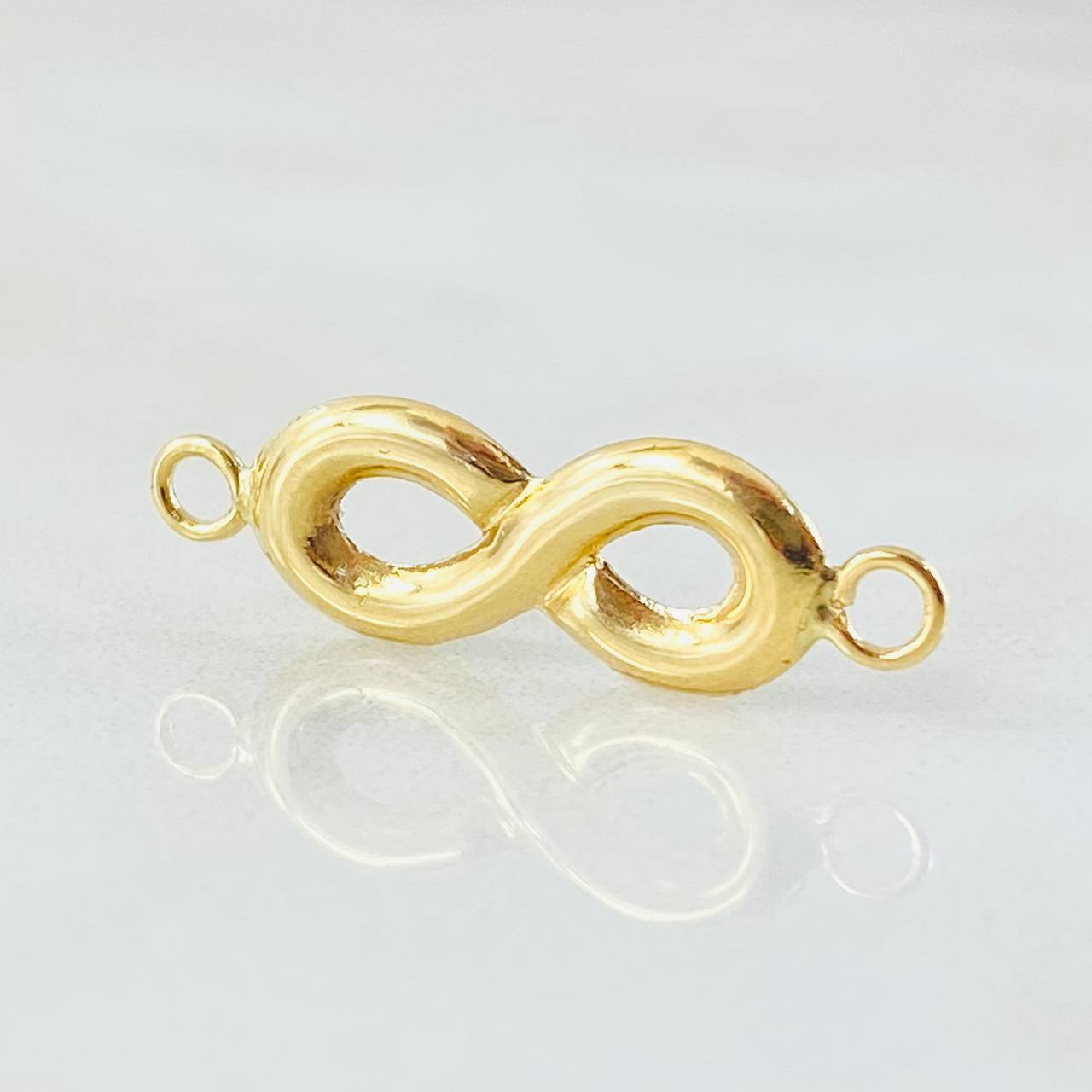 Charm Infinity 0.65gr / 1in / 18K Gold ©