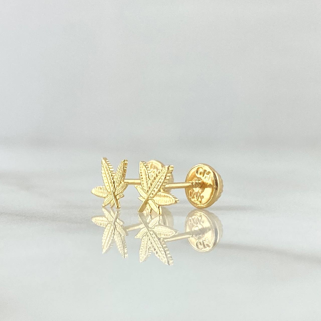 Stud Earrings Sheet 0.8gr / 7mm Textured 18K Yellow Gold *