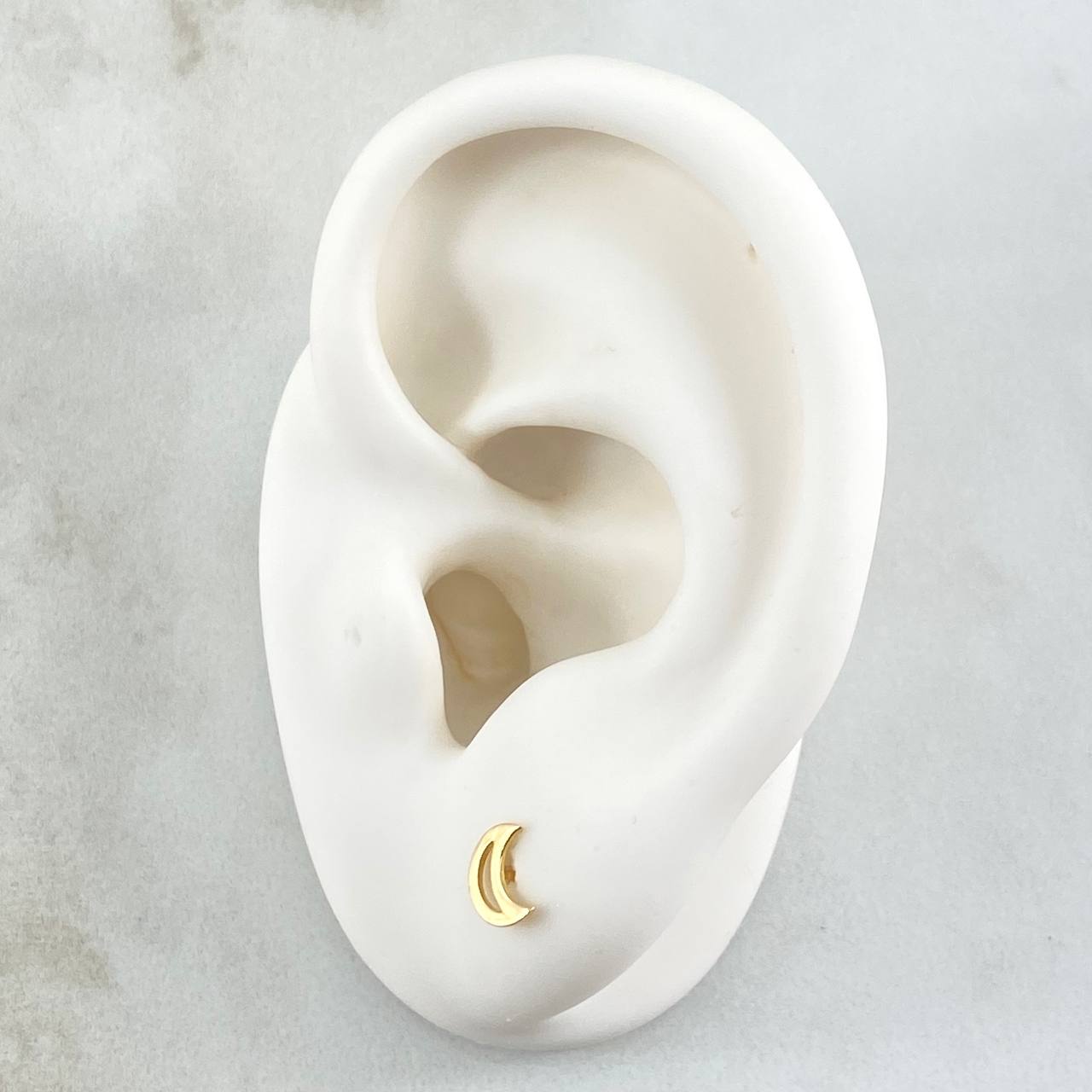 Stud Earrings Silhouette Moon 0.6gr / 6mm Polished 18K Yellow Gold *