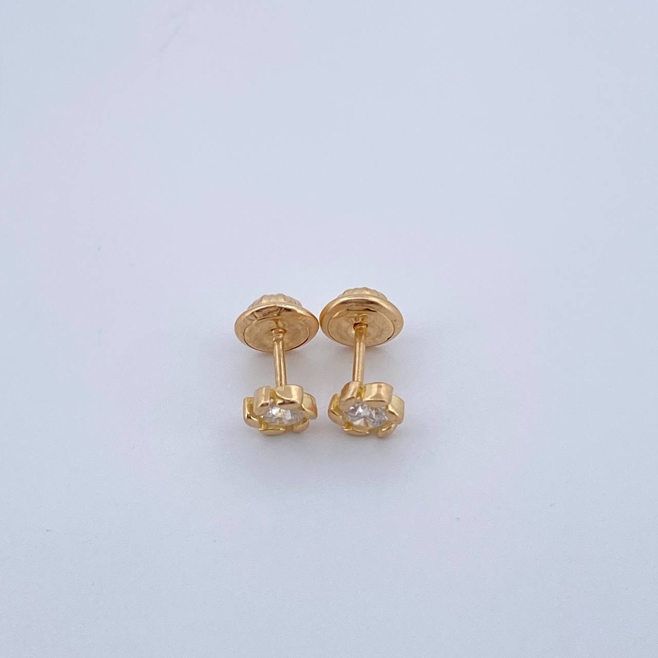 Topos Lirio 0.85gr / Oro Amarillo 18K &