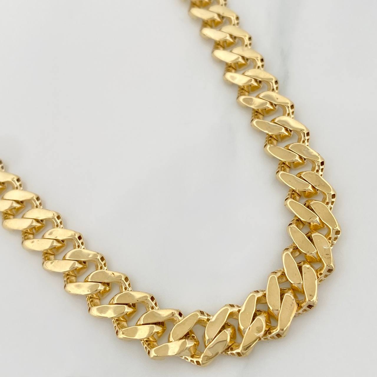 Cadena Cubana Monaco 37.15 g / 24 in / 8 mm Oro Amarillo 18K