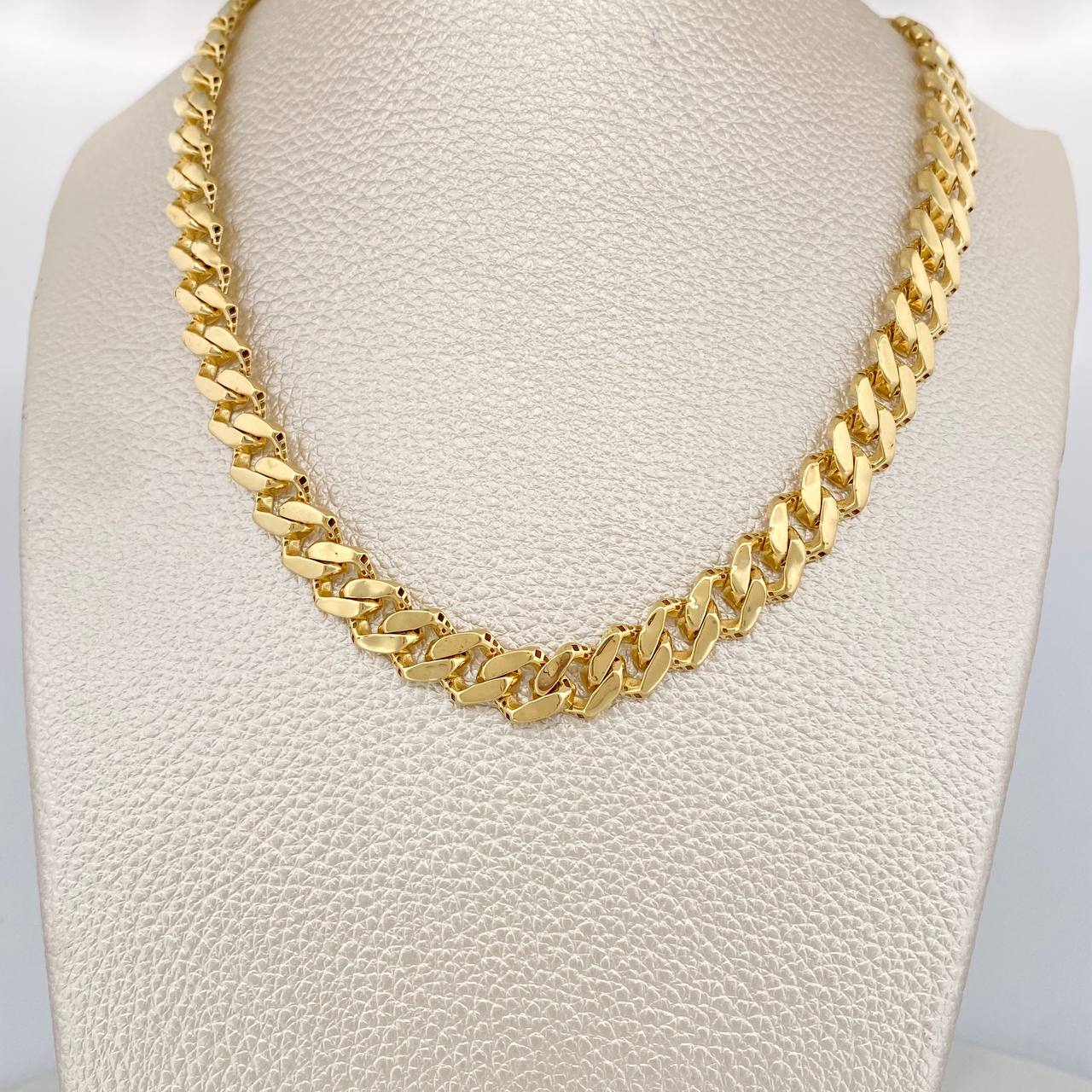 Cadena Cubana Monaco 37.15 g / 24 in / 8 mm Oro Amarillo 18K