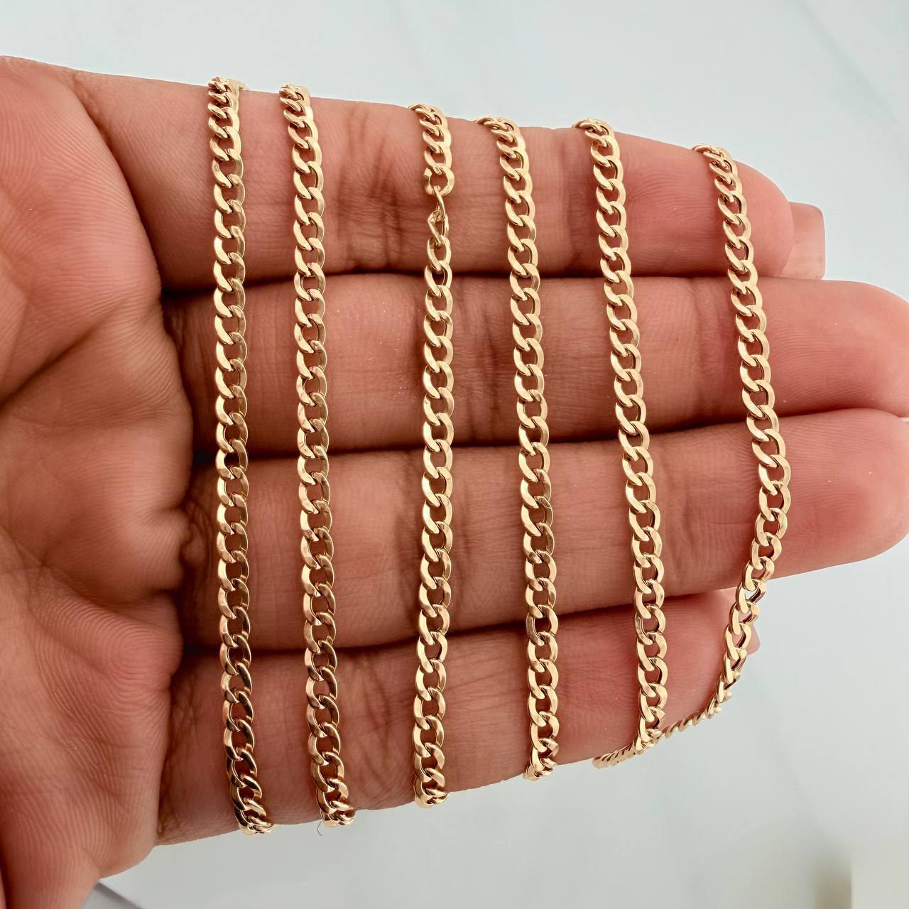 Cadena Cubana 3.55 g / 28 1/4 in / 2.55 mm Oro Amarillo 18K