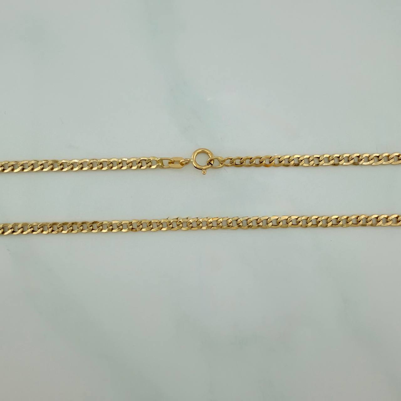 Cadena Cubana 3.55 g / 28 1/4 in / 2.55 mm Oro Amarillo 18K