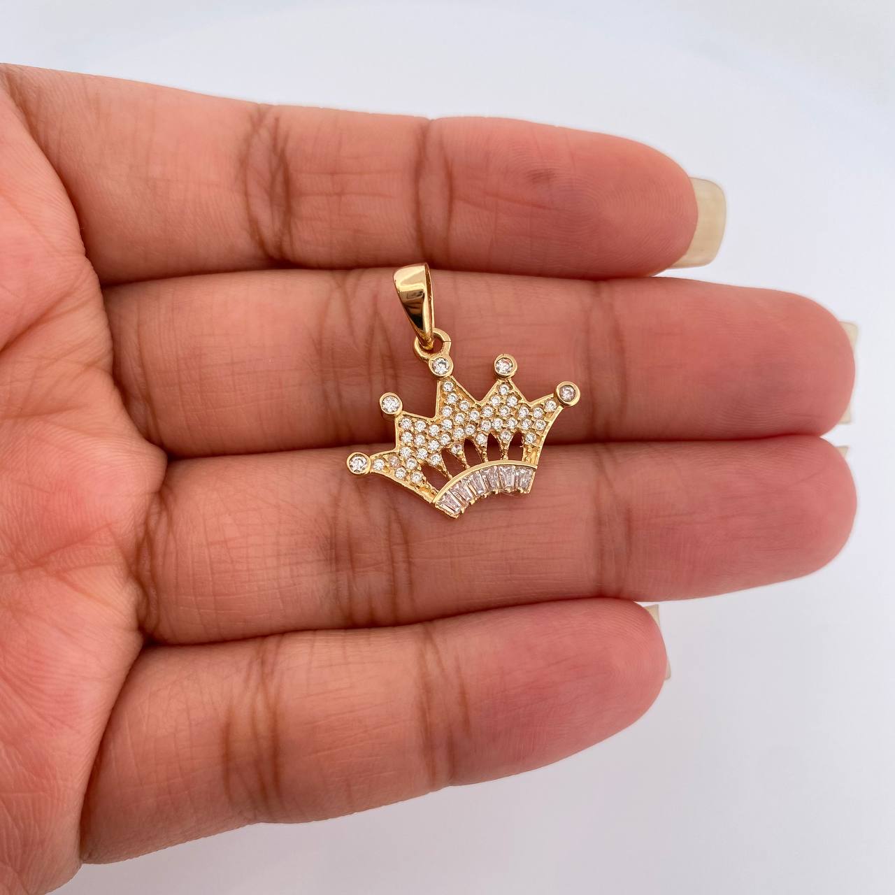 Dije Corona 1.85gr / 3/4 in / Oro Amarillo 18K %