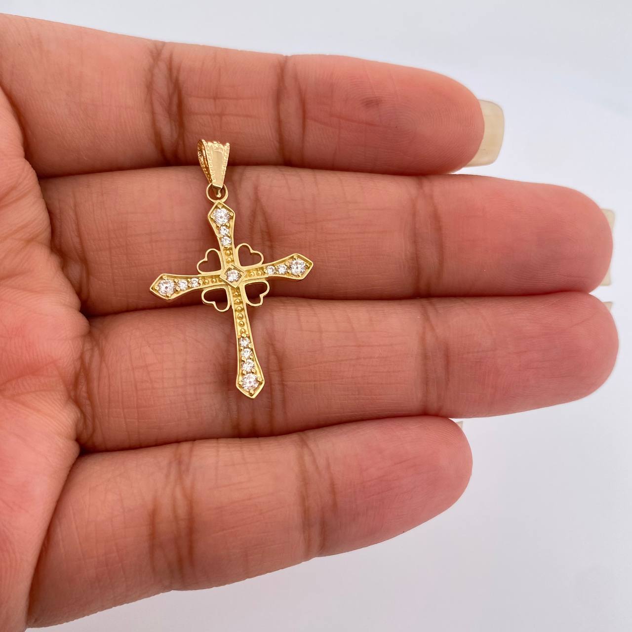 Dije Cruz Corazones 1.25gr / 1 1/4 in / Oro Amarillo 18K %