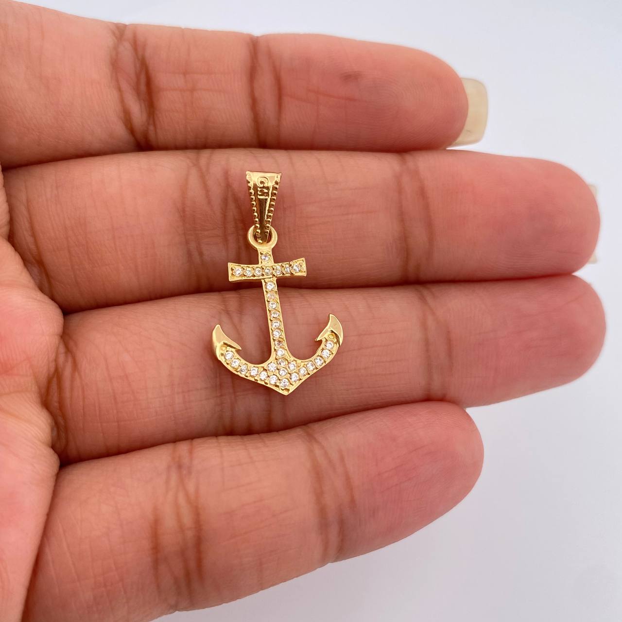 Dije Ancla 1.05gr / 1 in / Oro Amarillo 18K %