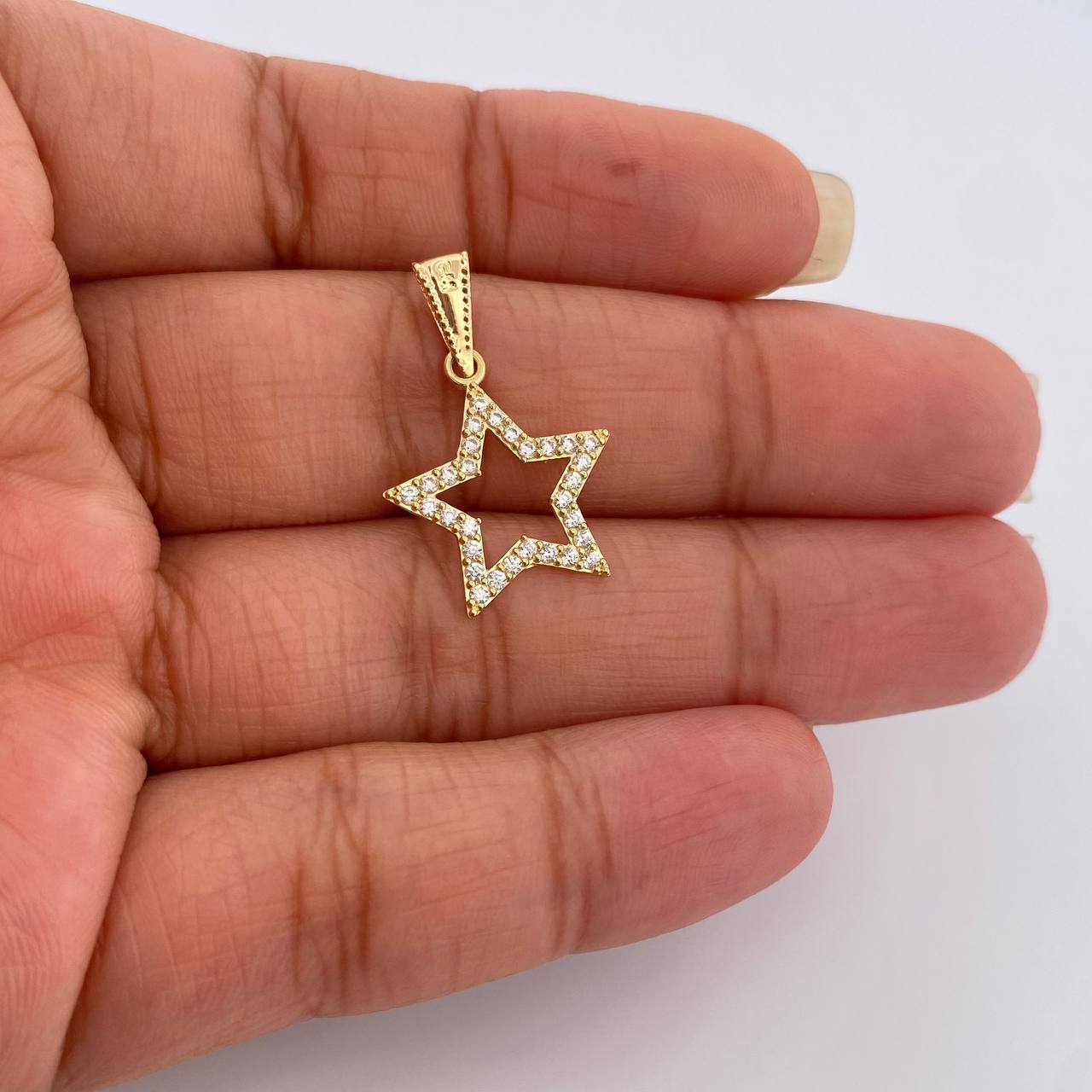 Dije Silueta Estrella 0.95gr / 1 in / Oro Amarillo 18K %