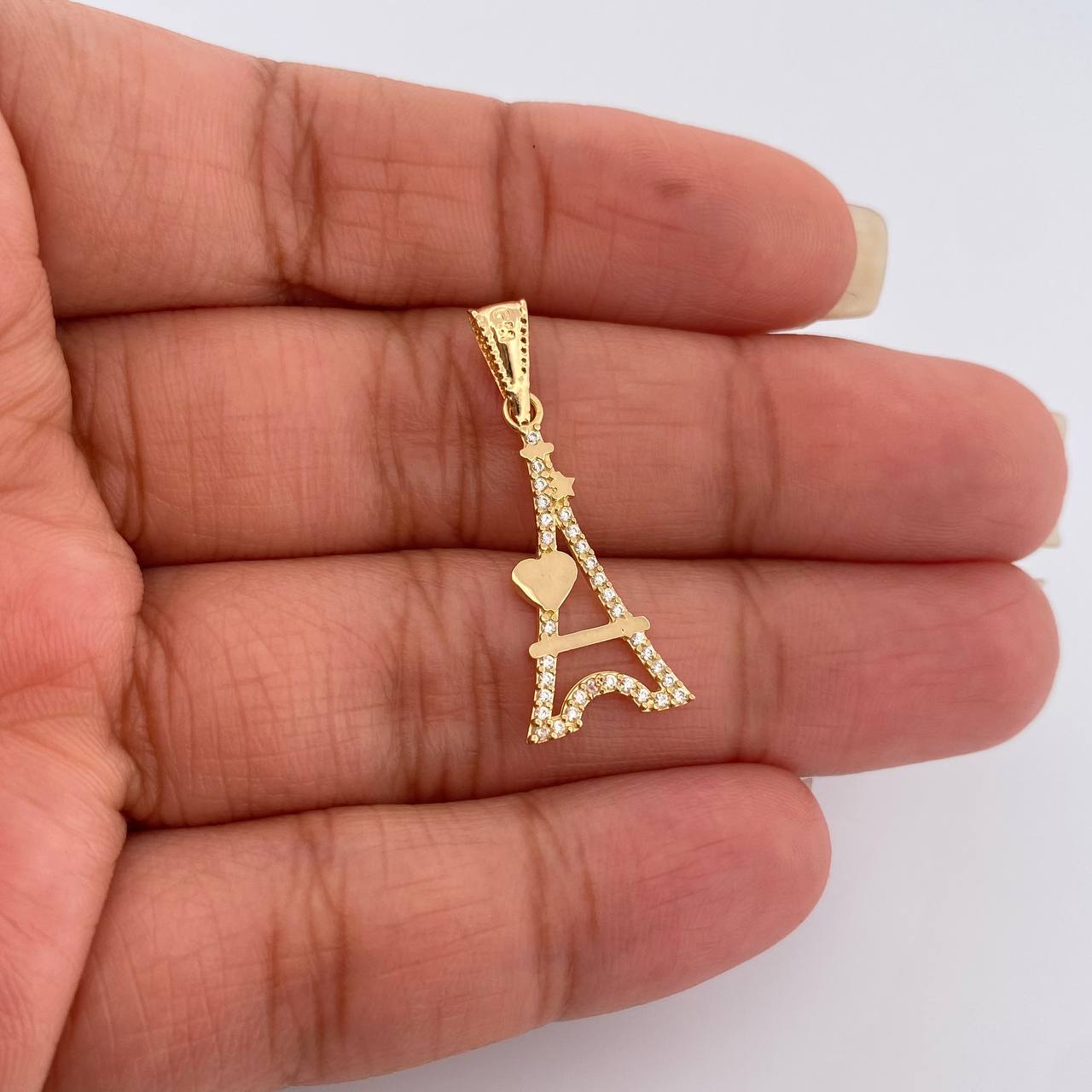 Dije Torre Eiffel Corazon 0.95gr / 1 in / Oro Amarillo 18K %
