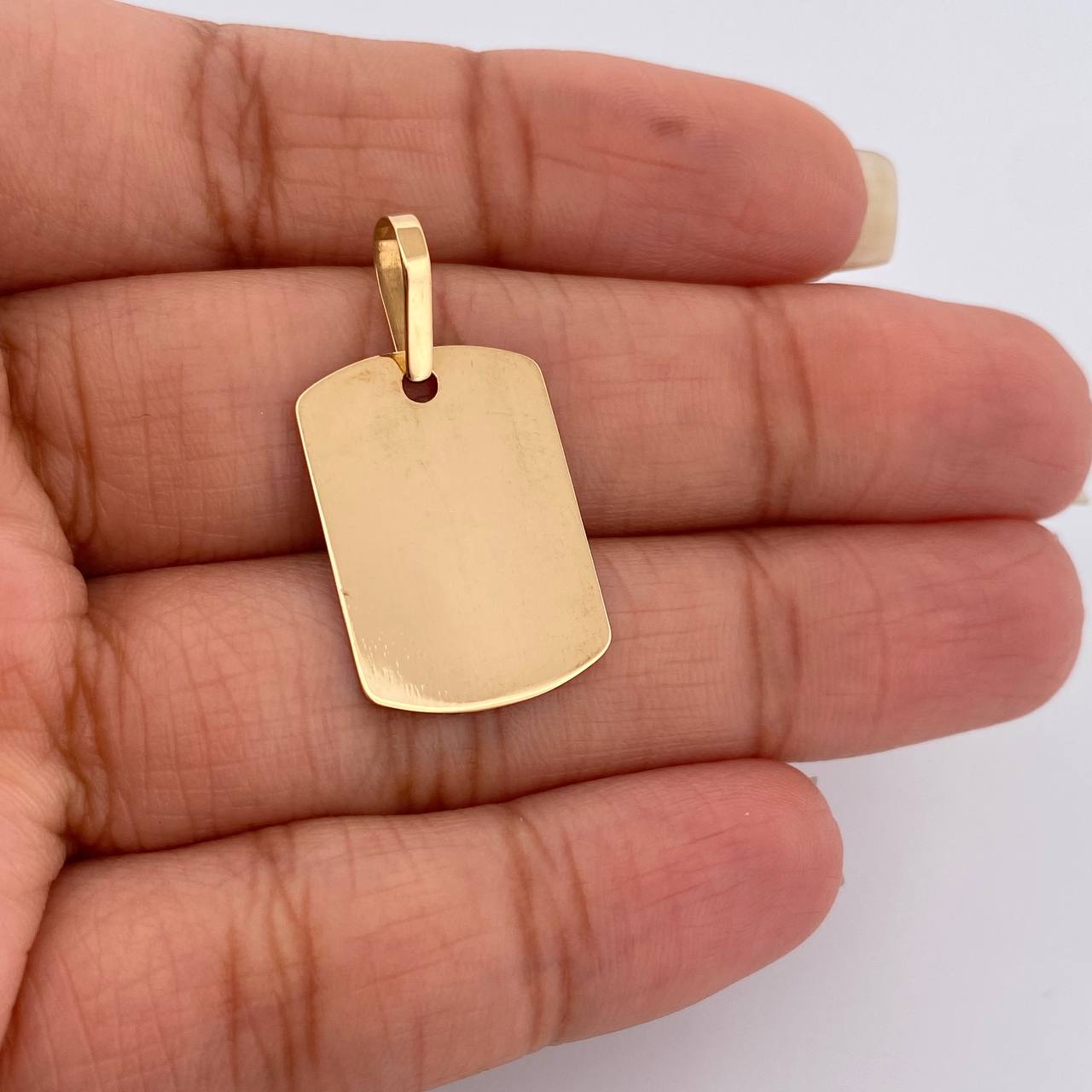 Dije Placa 1.2gr / 1 in / Oro Amarillo 18K %