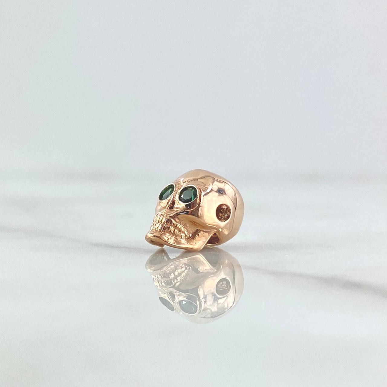 Charm Skull 2.35gr / 1cm / Green Zirconia 18K Rose Gold *