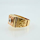 Anillo Sello Incrustado Detallado 5.85gr / T9 3/4 / Tres Oros 18K