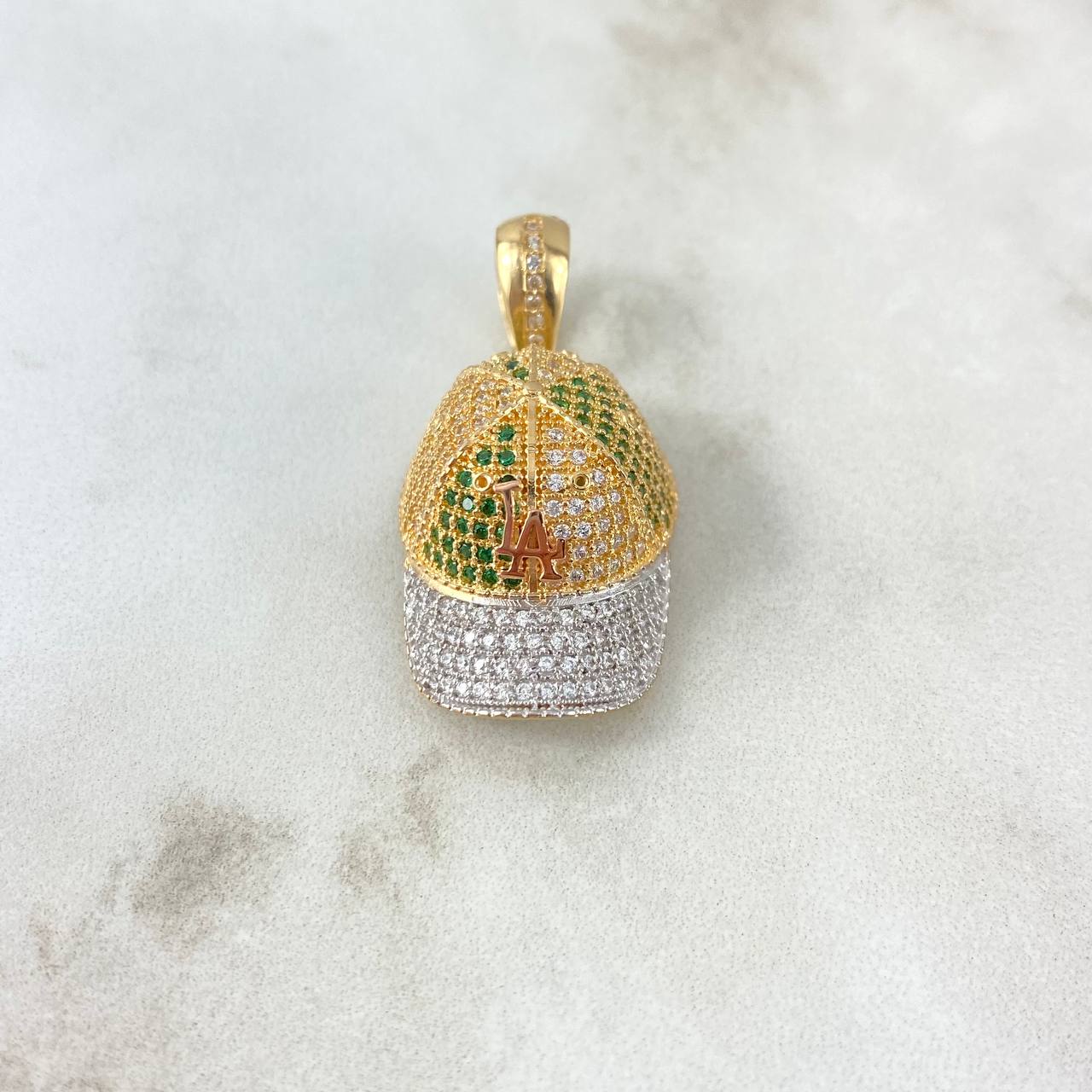 Pendant Cap LA 8.8gr / 3.8cm / White Green Zircons Two Yellows White Gold ©