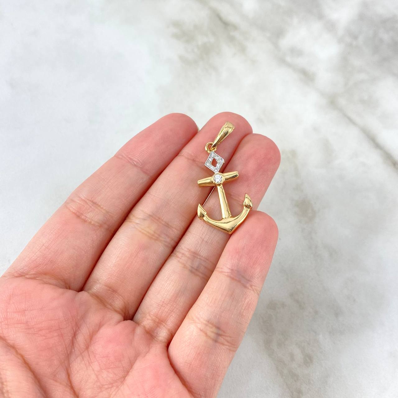 Pendant 2.7gr / 3.4cm / White Zircons Two Yellow White Gold ©