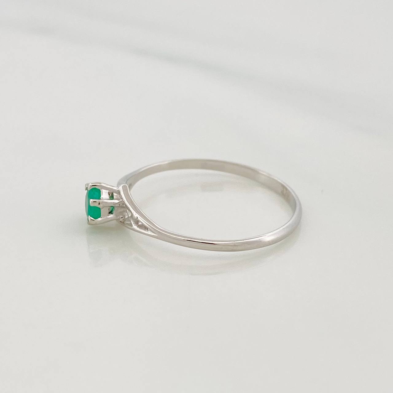 Emerald Solitaire Ring 0.21pts 1.2g / T7 18K White Gold