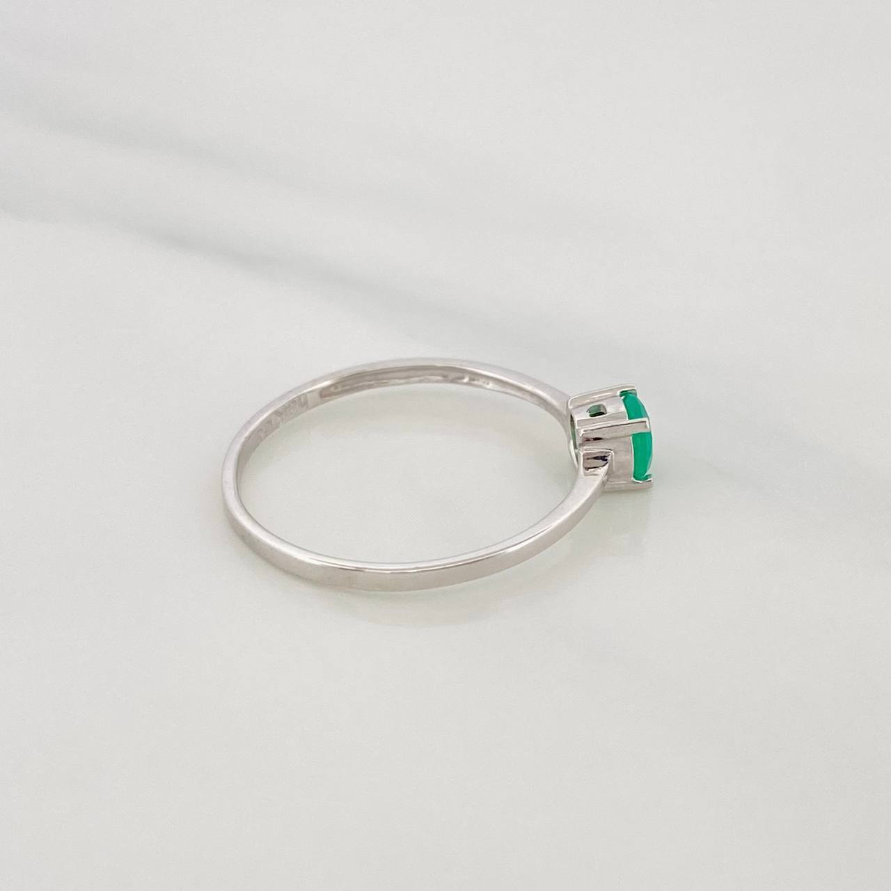 Anillo Solitario Esmeralda 0.29pts 1.15g / T6 3/4 Oro Blanco 18K
