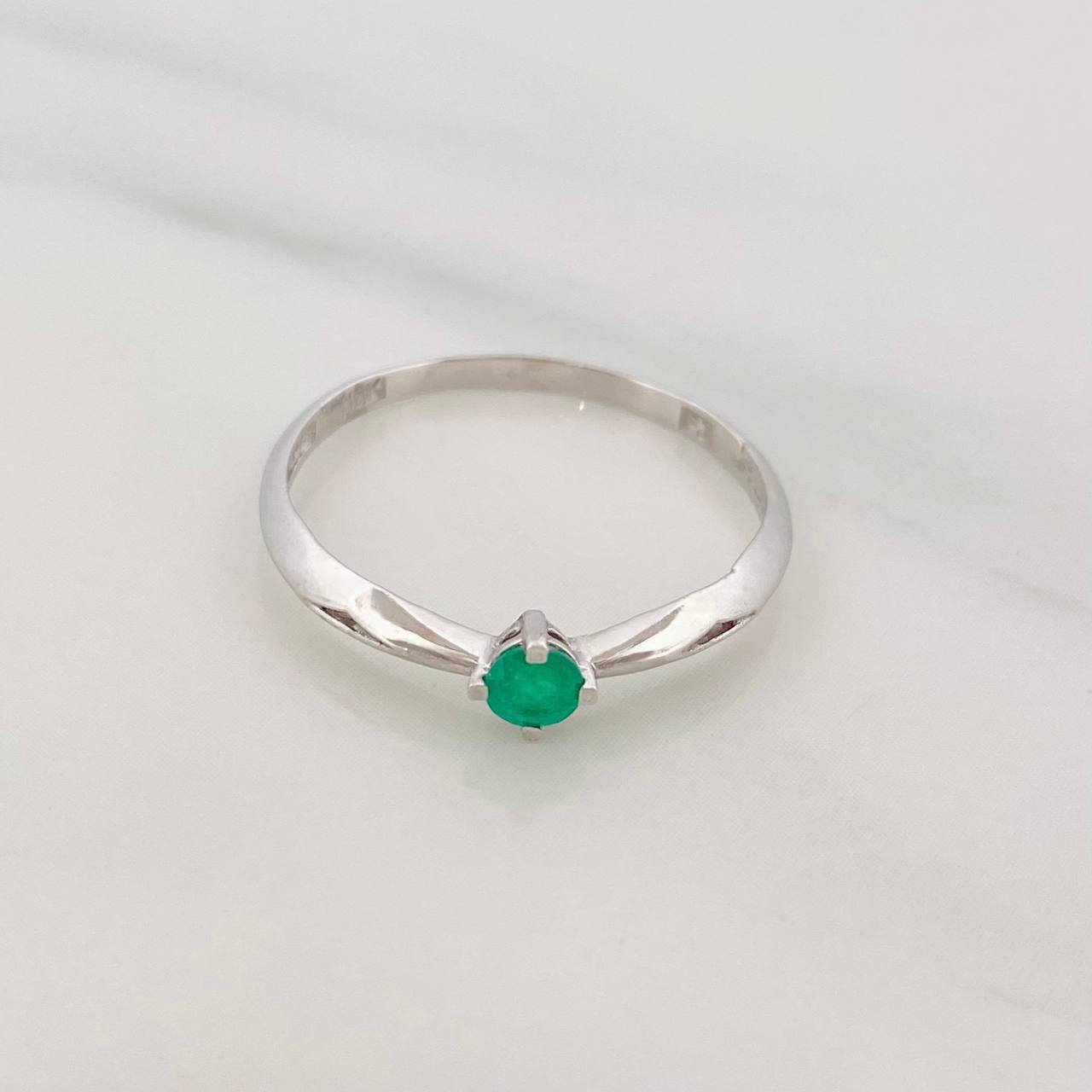 Emerald Solitaire Ring 0.22pts 1.35g / T7 18K White Gold