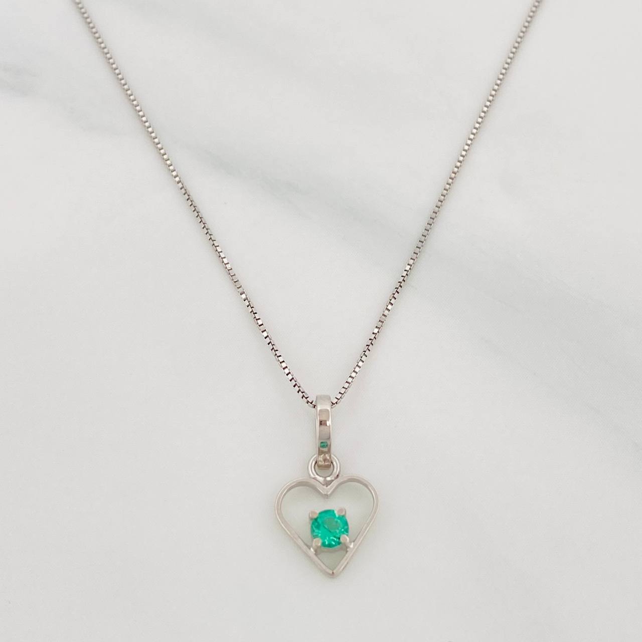 Set Cadena Veneciana + Dije Corazon Esmeralda 0.7pts / 1.65g / 18 in Oro Blanco 18K