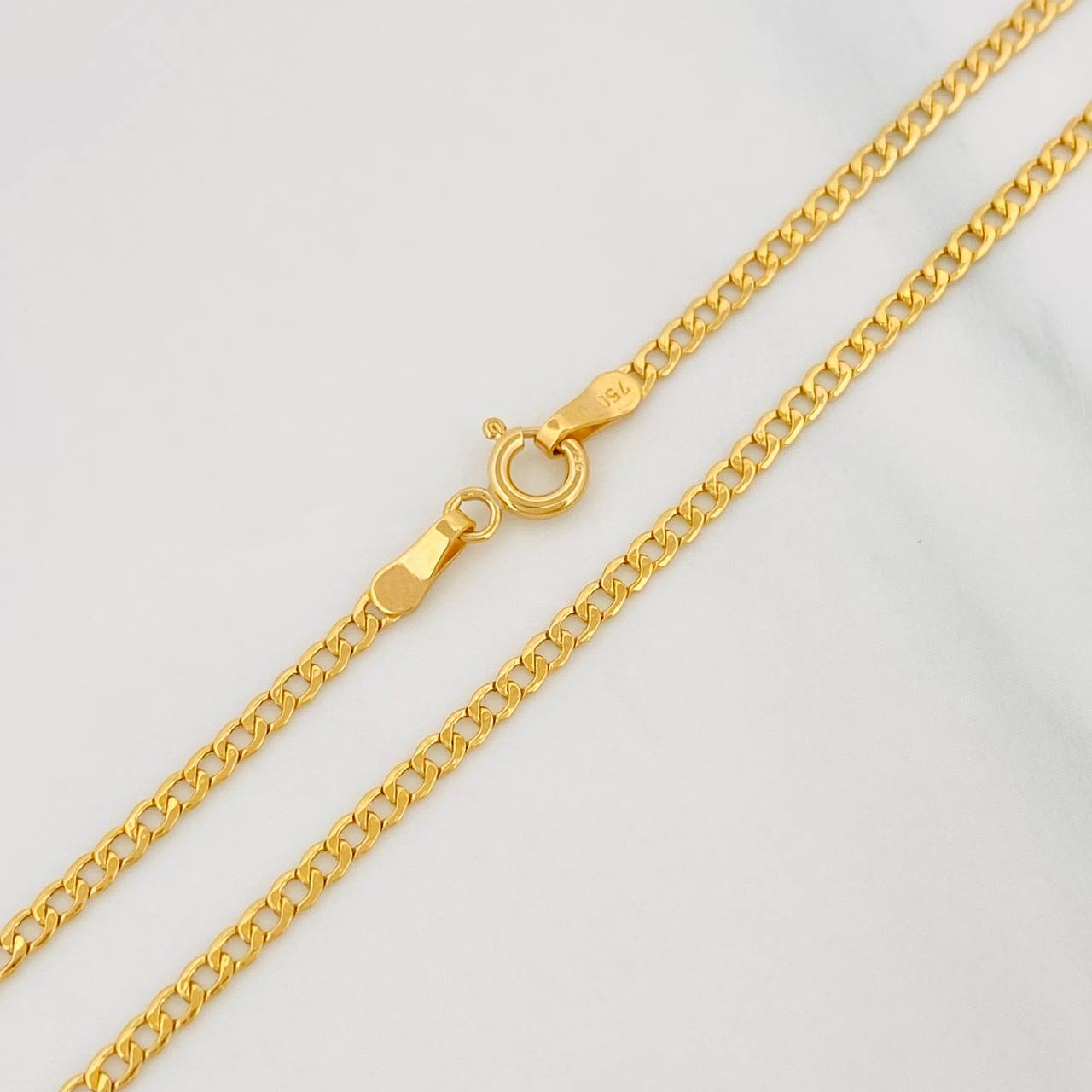 Cadena Cubana 2.15g / 20 in / 2.1mm Oro Amarillo 18K