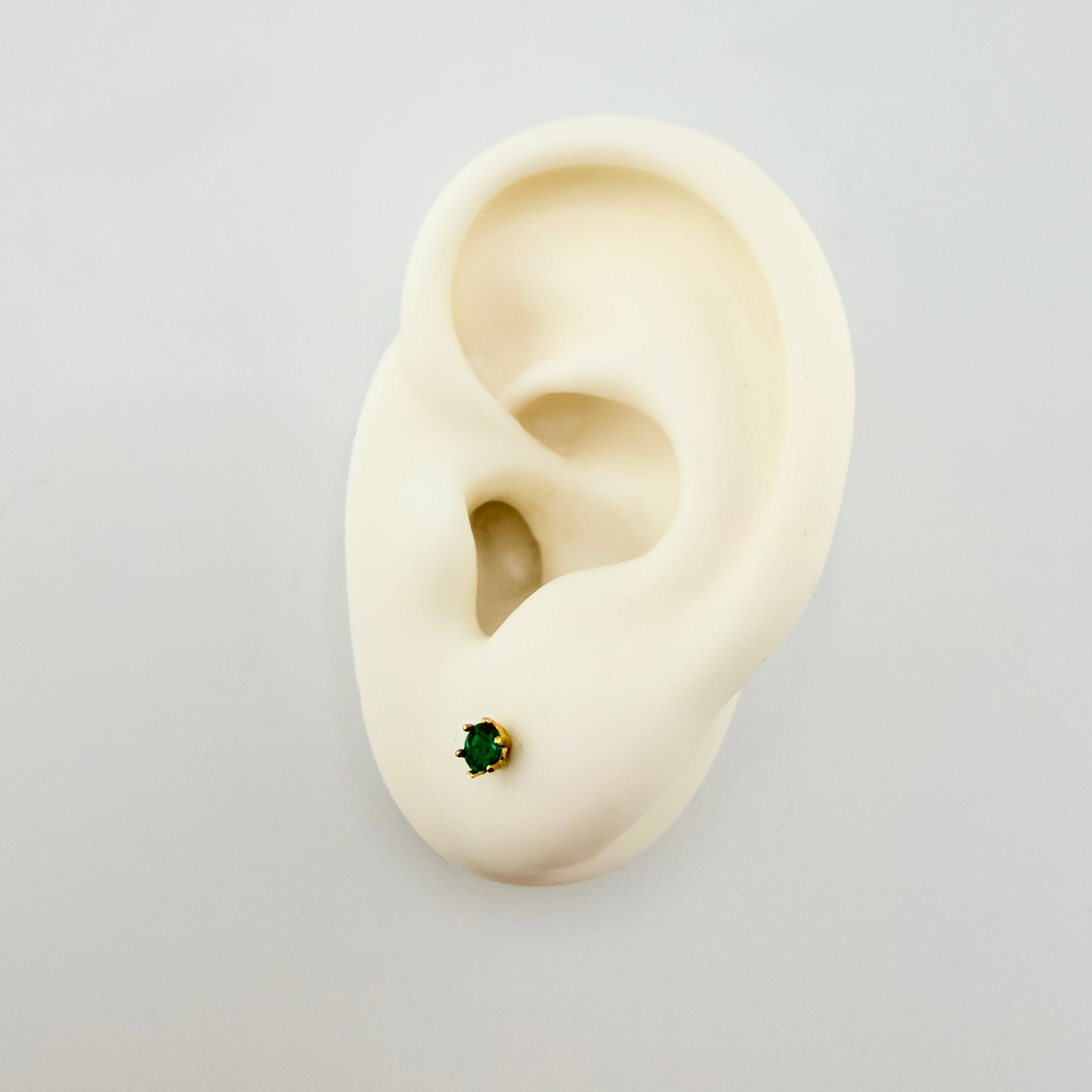 Topos Seis Garras Esmeraldas 22pts 0.6gr / 3mm Oro Amarillo 18K