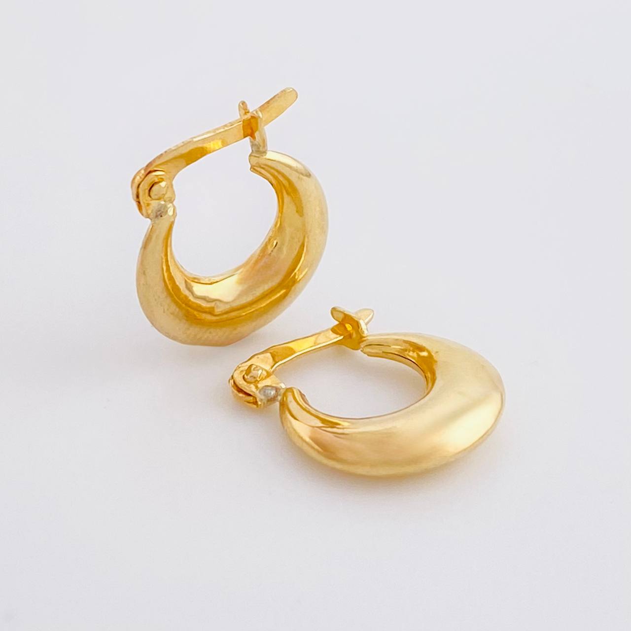Candongas Media Luna 1.15g / 1/2 in Oro Amarillo 18K