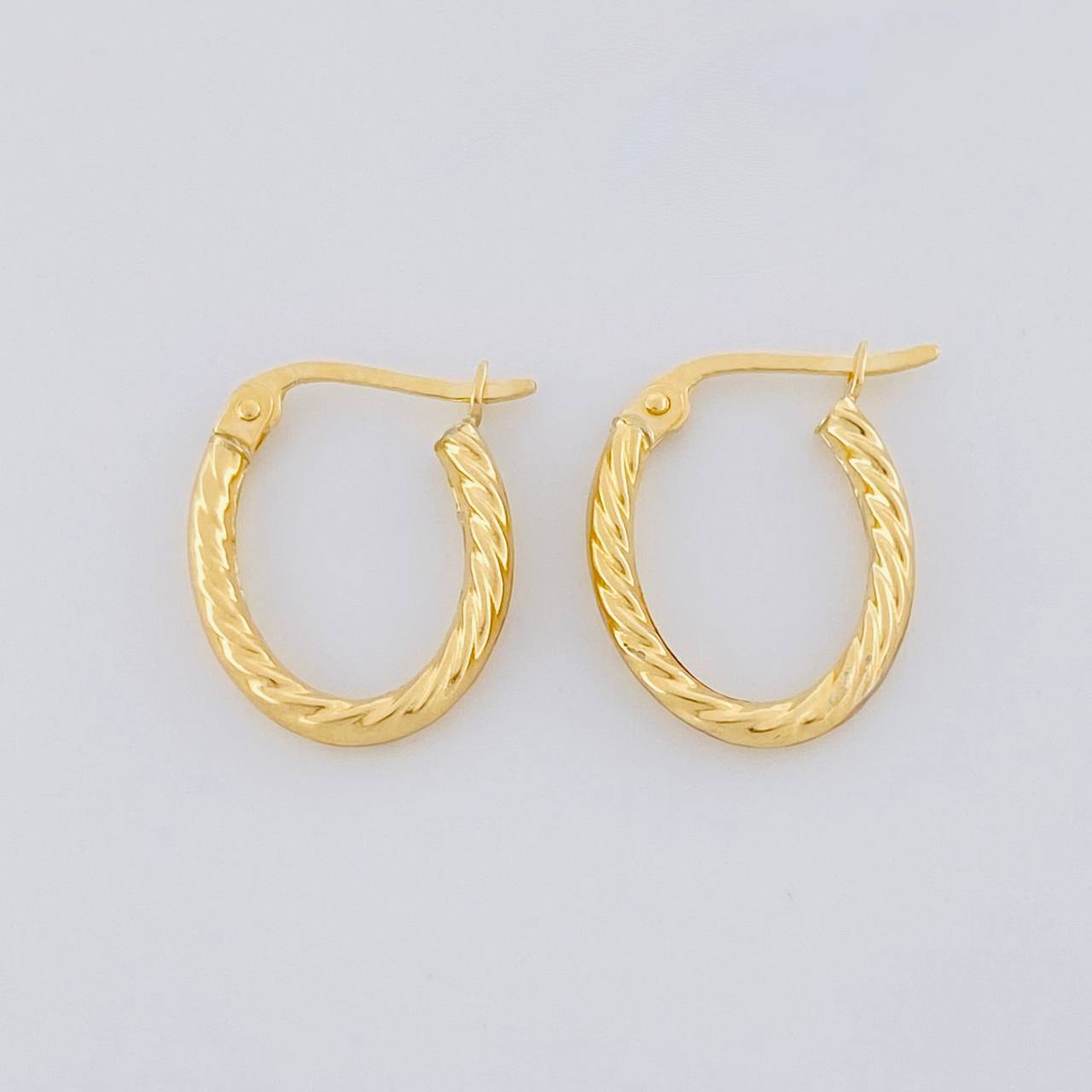 Candongas Mary Ovalada 1.2g / 3/4 in Oro Amarillo 18K