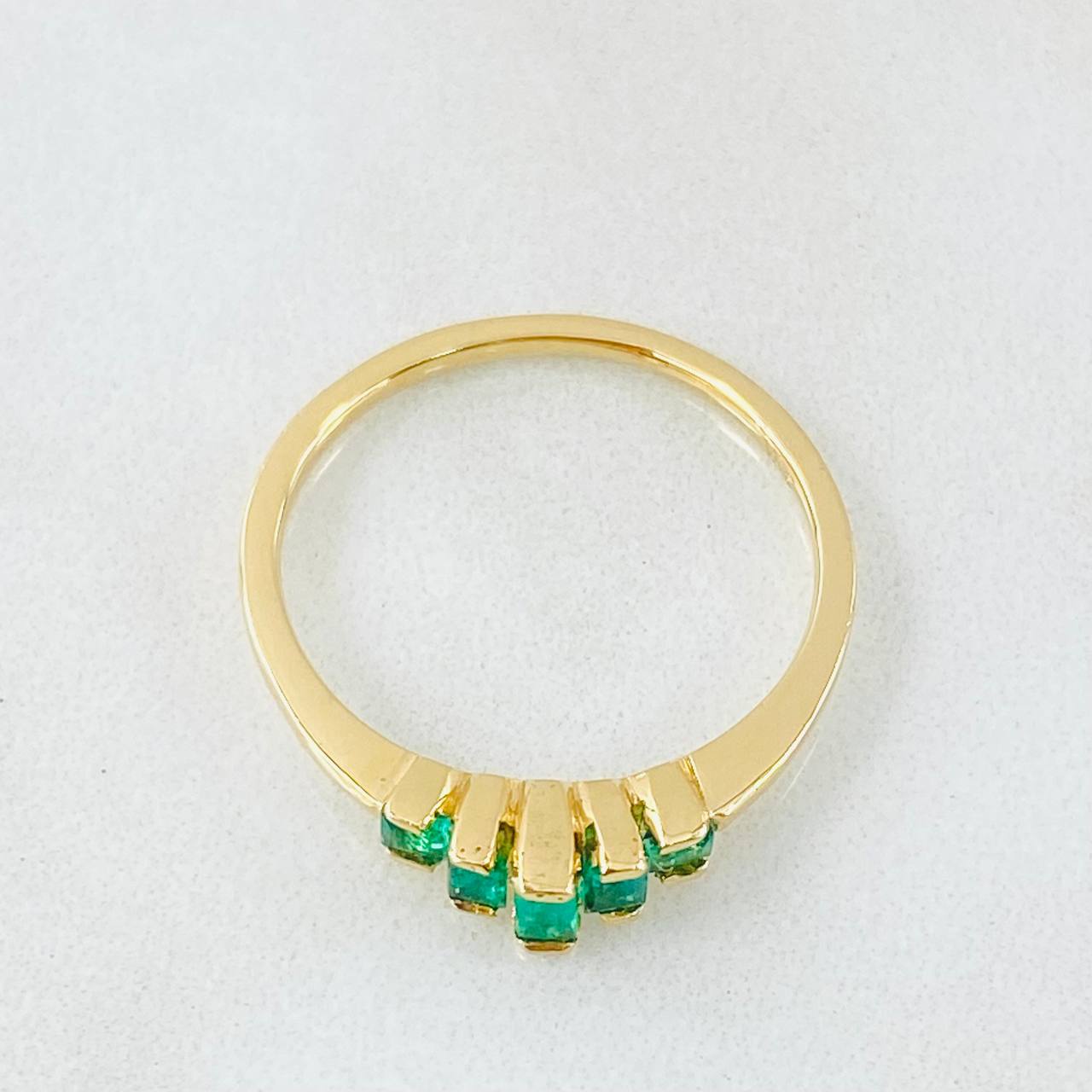 Frozen Staircase Ring 2.5gr / T7 1/2 / 24pts Emeralds Yellow Gold (Jewel) ©