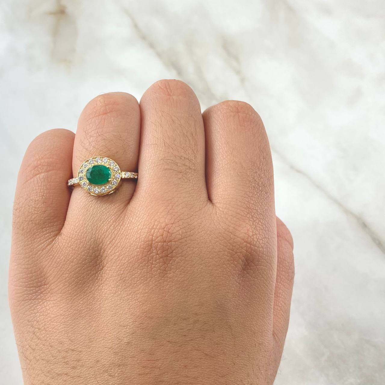 Oval Halo Ring 3.1gr / Size 7 / 52pts Diamonds 40pts Emerald Yellow Gold (Jewel) ©