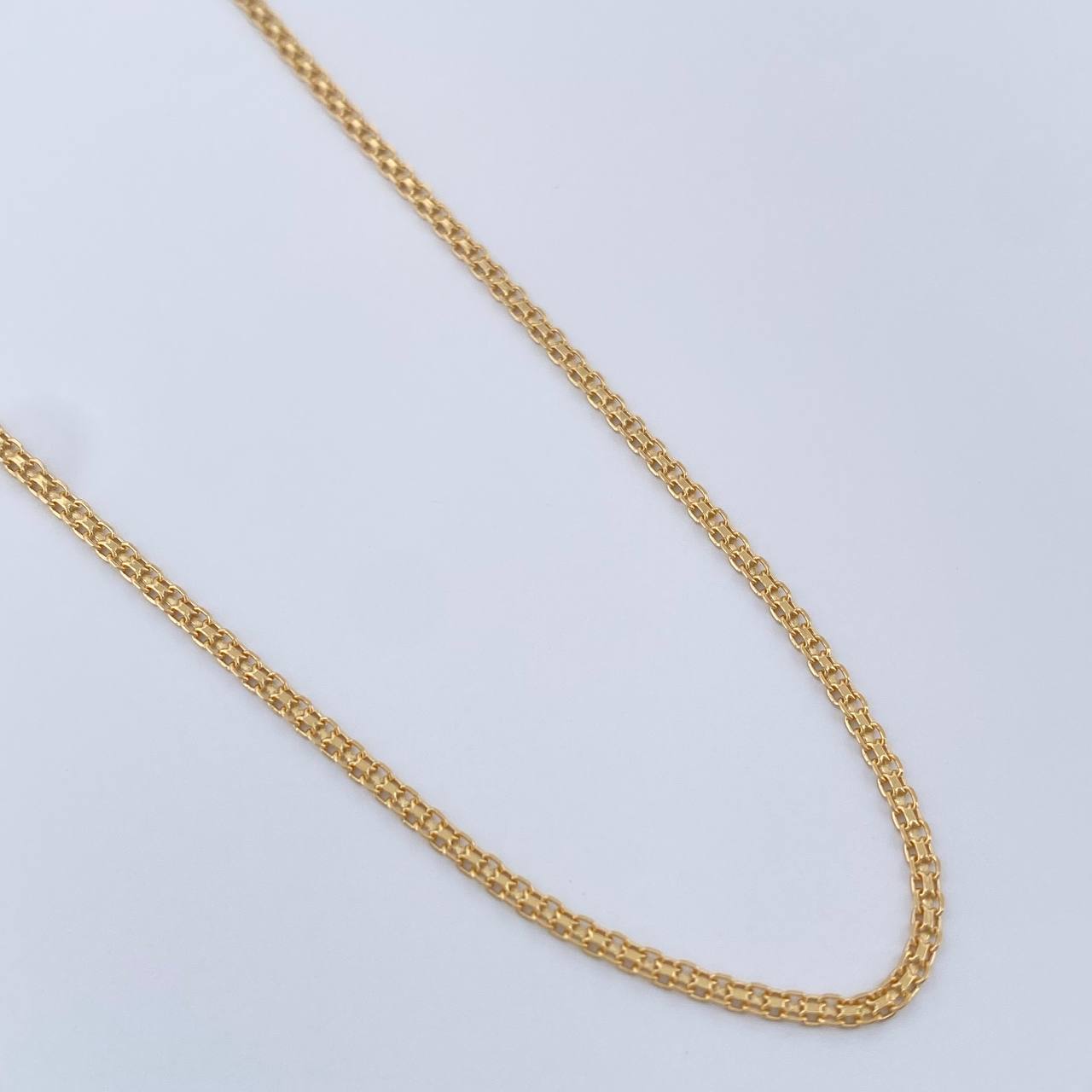 Cadena China 2.25gr / 16 1/2 in / 1.3mm Oro Amarillo +1 18K $