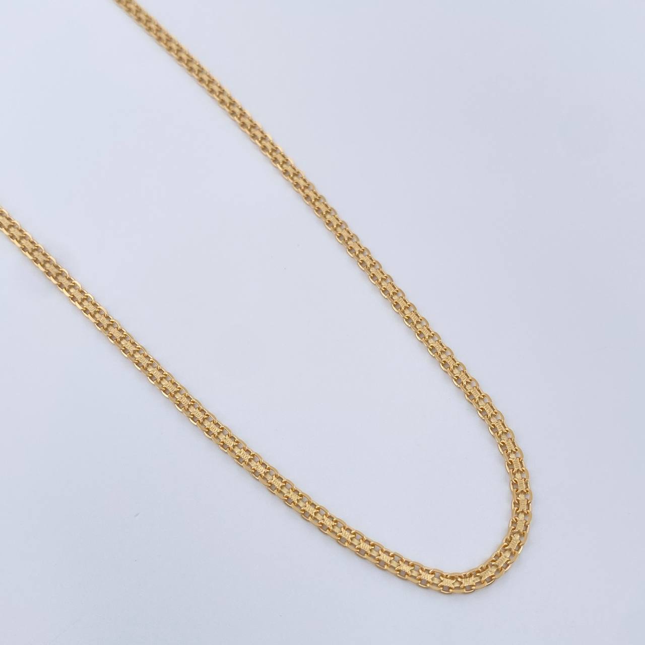 Cadena China 3.9gr / 16 1/2 in / 2.05mm Oro Amarillo +1 18K $