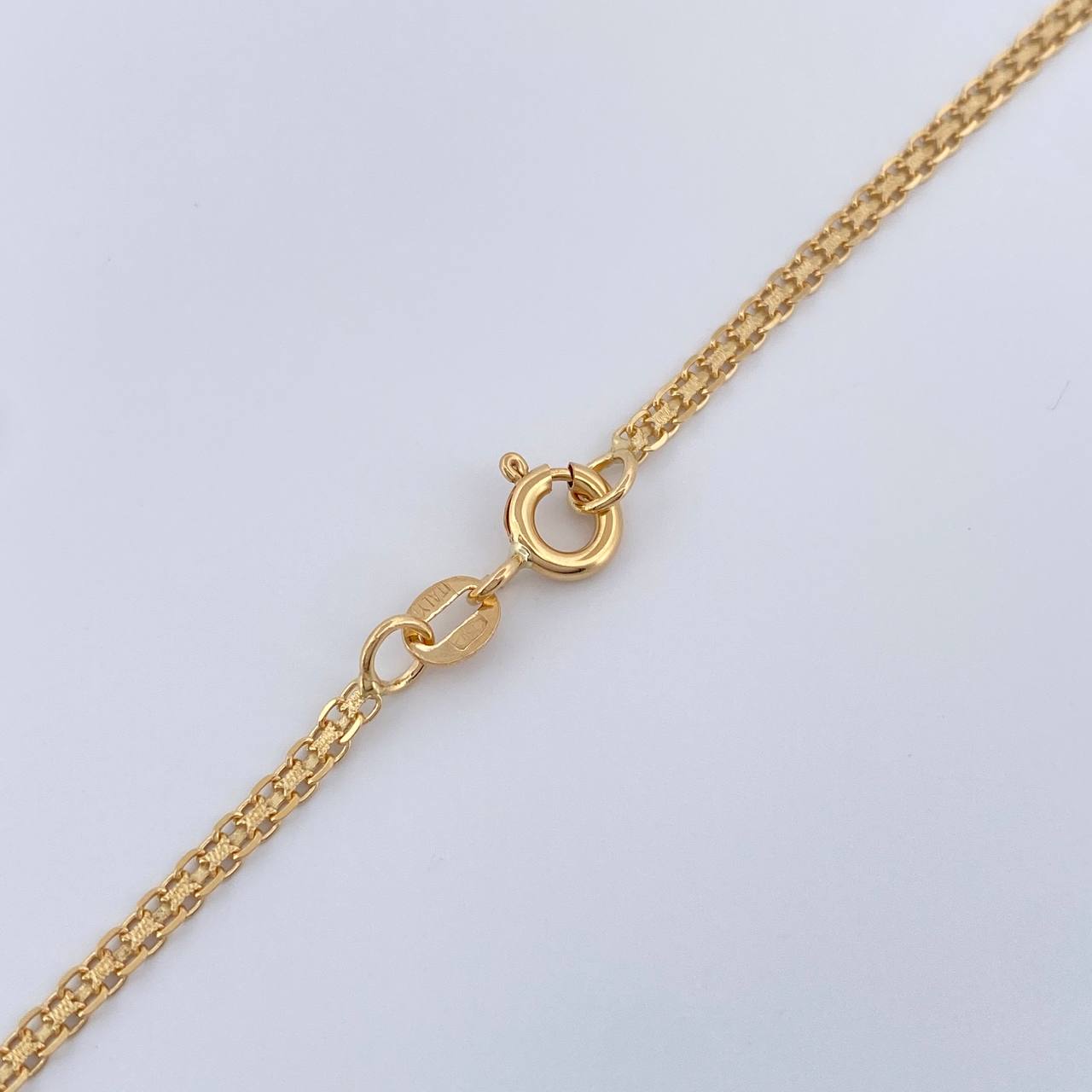 Cadena China 3.9gr / 16 1/2 in / 2.05mm Oro Amarillo +1 18K $