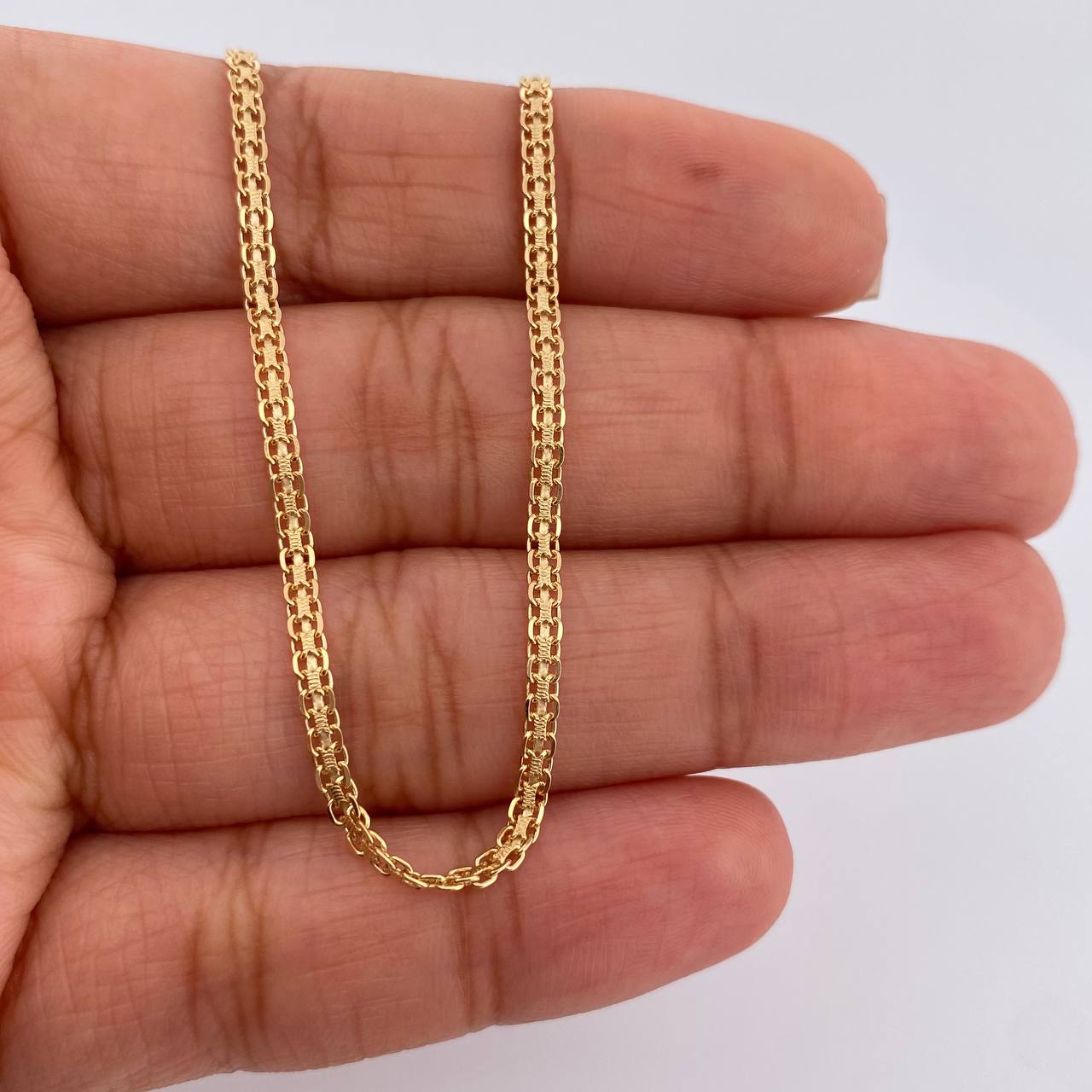 Cadena China 3.9gr / 16 1/2 in / 2.05mm Oro Amarillo +1 18K $