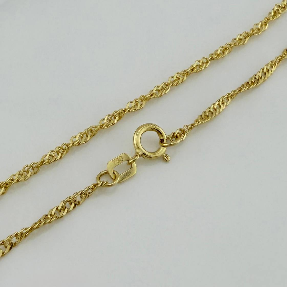 Singapore Chain 1.55 g / 21 1/2 in / 1.7 mm 18K Yellow Gold