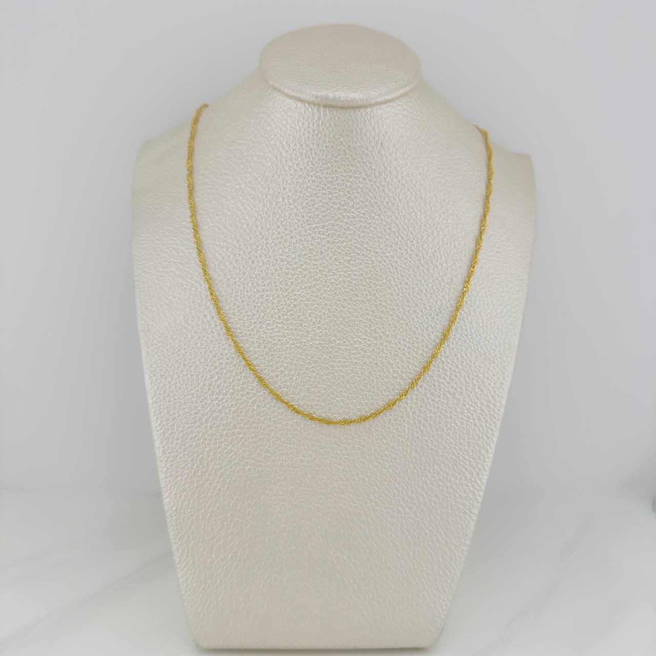 Cadena Singapur 1.85 g / 23 1/2 in / 1.8 mm Oro Amarillo 18K
