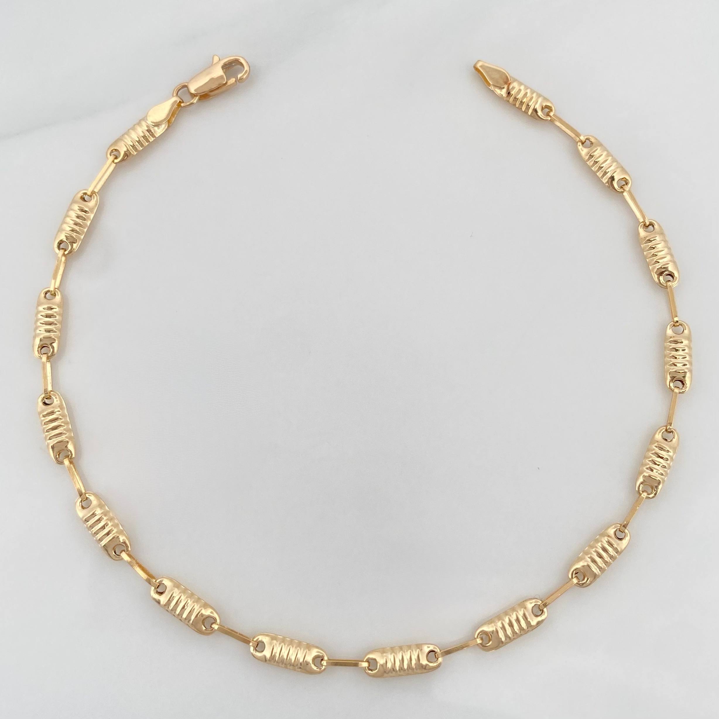 Pulso Rustico Tornillo 2.7 g / 8 1/4 in / 3.7 mm Oro Amarillo 18K